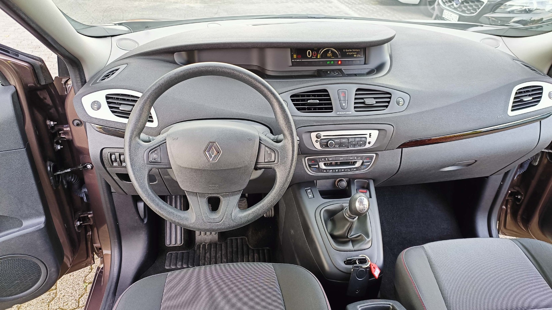 RENAULT Scénic 1.6 110 Expression-image-12