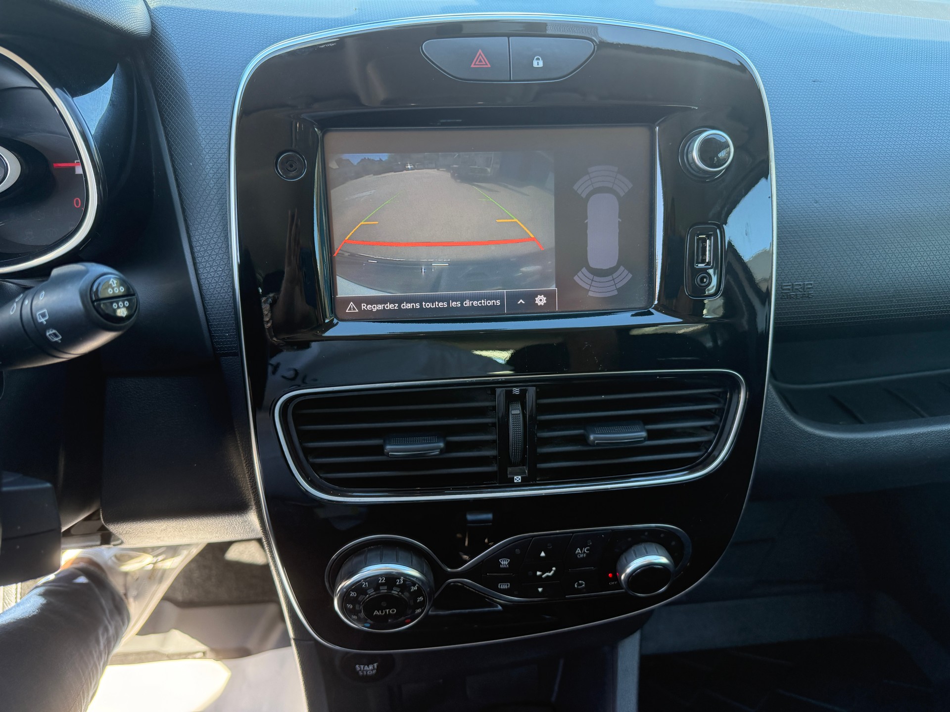 RENAULT Clio Grandtour 1.5 dCi Intens EDC-image-11