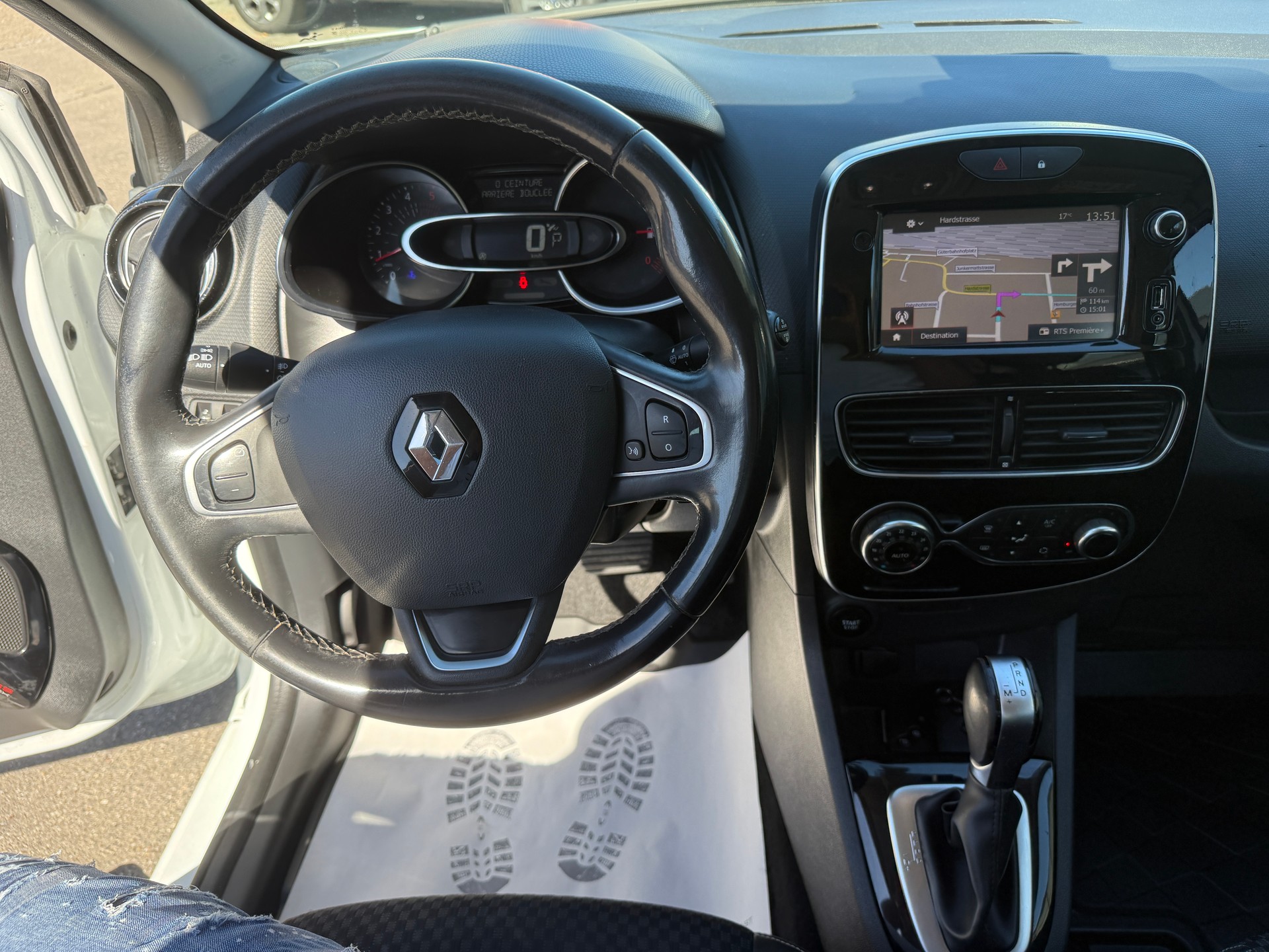 RENAULT Clio Grandtour 1.5 dCi Intens EDC-image-9