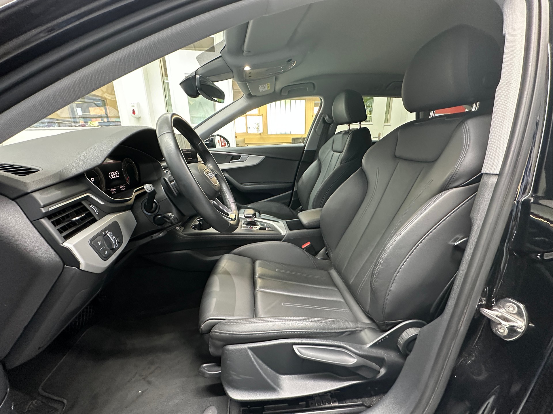 AUDI A4 Avant 40 TDI S line quattro S-tronic-image-7
