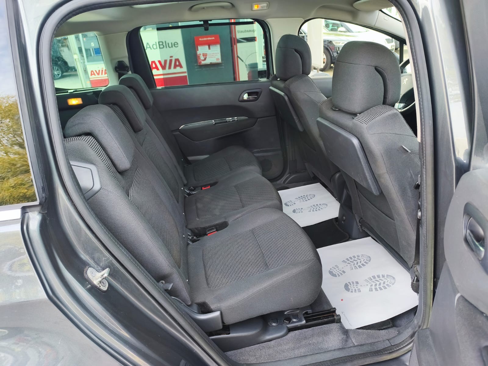 PEUGEOT 5008 1.6 16V T Swiss Edition-image-17
