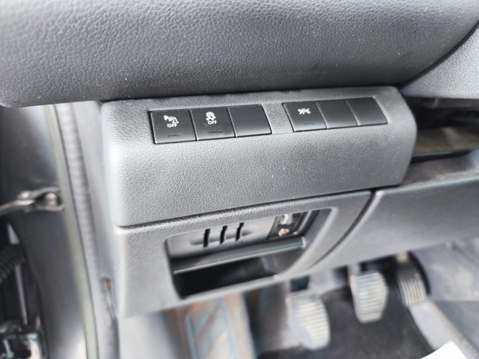 PEUGEOT 5008 1.6 16V T Swiss Edition-image-19