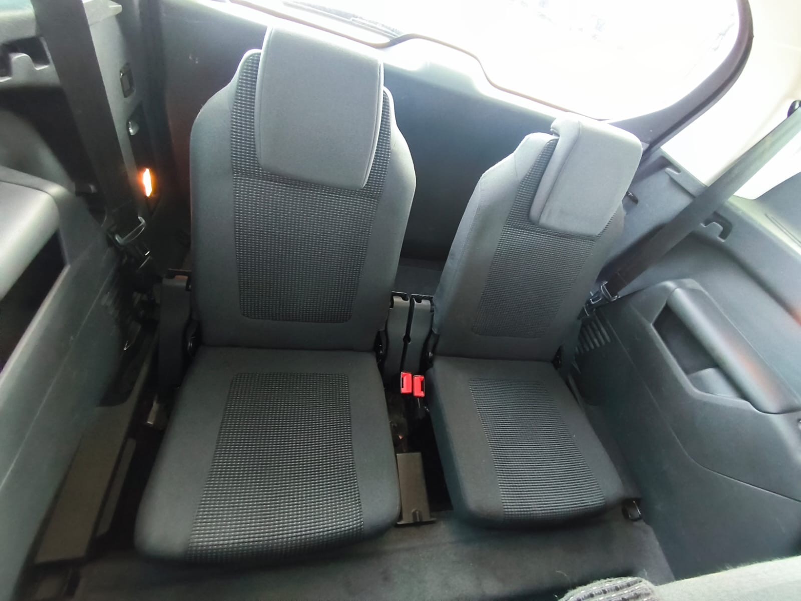 PEUGEOT 5008 1.6 16V T Swiss Edition-image-15