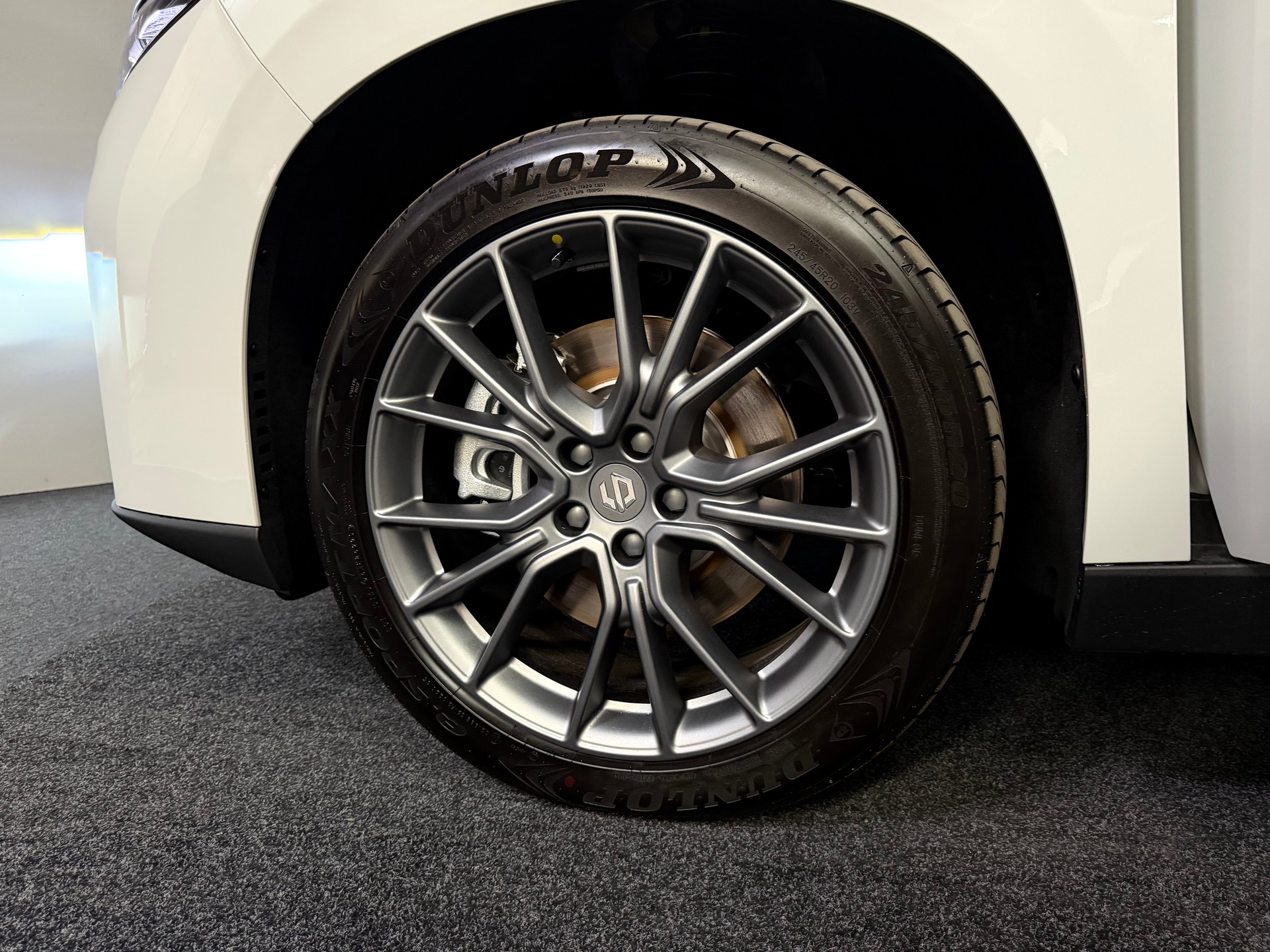 LEAPMOTOR C10 REEV 28kWh Design-image-11