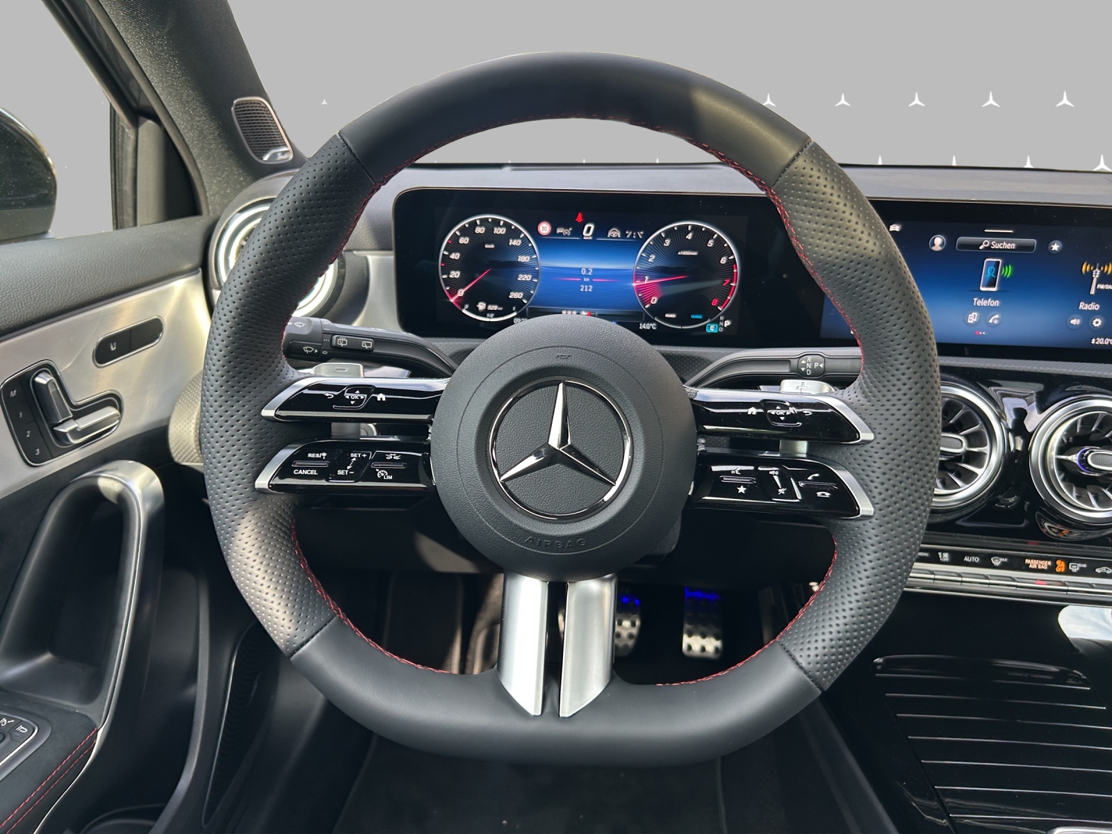MERCEDES-BENZ A 200 Night Star 7G-DCT-image-10