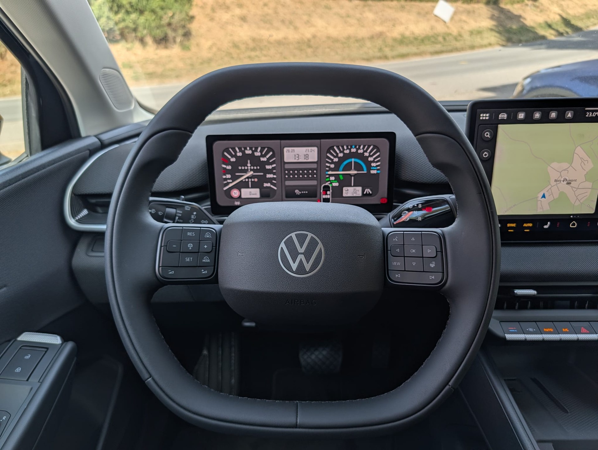 VW ID.Polo 52 kWh Life Edition One-image-13