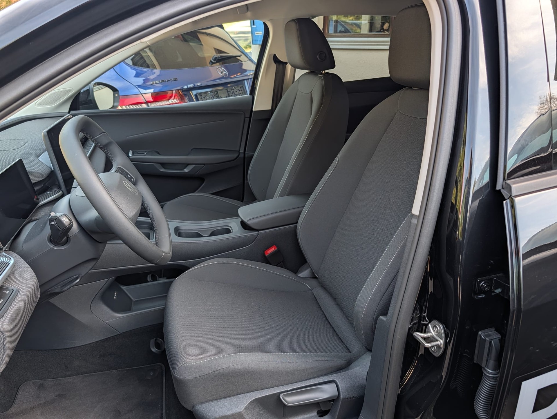 VW ID.Polo 52 kWh Life Edition One-image-14