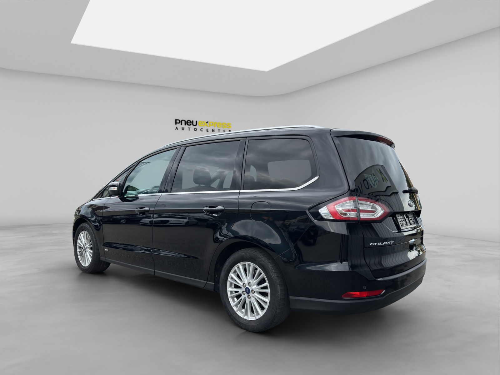 FORD Galaxy 2.0 TDCi 180 Titanium FPS 4x4 7P-image-3