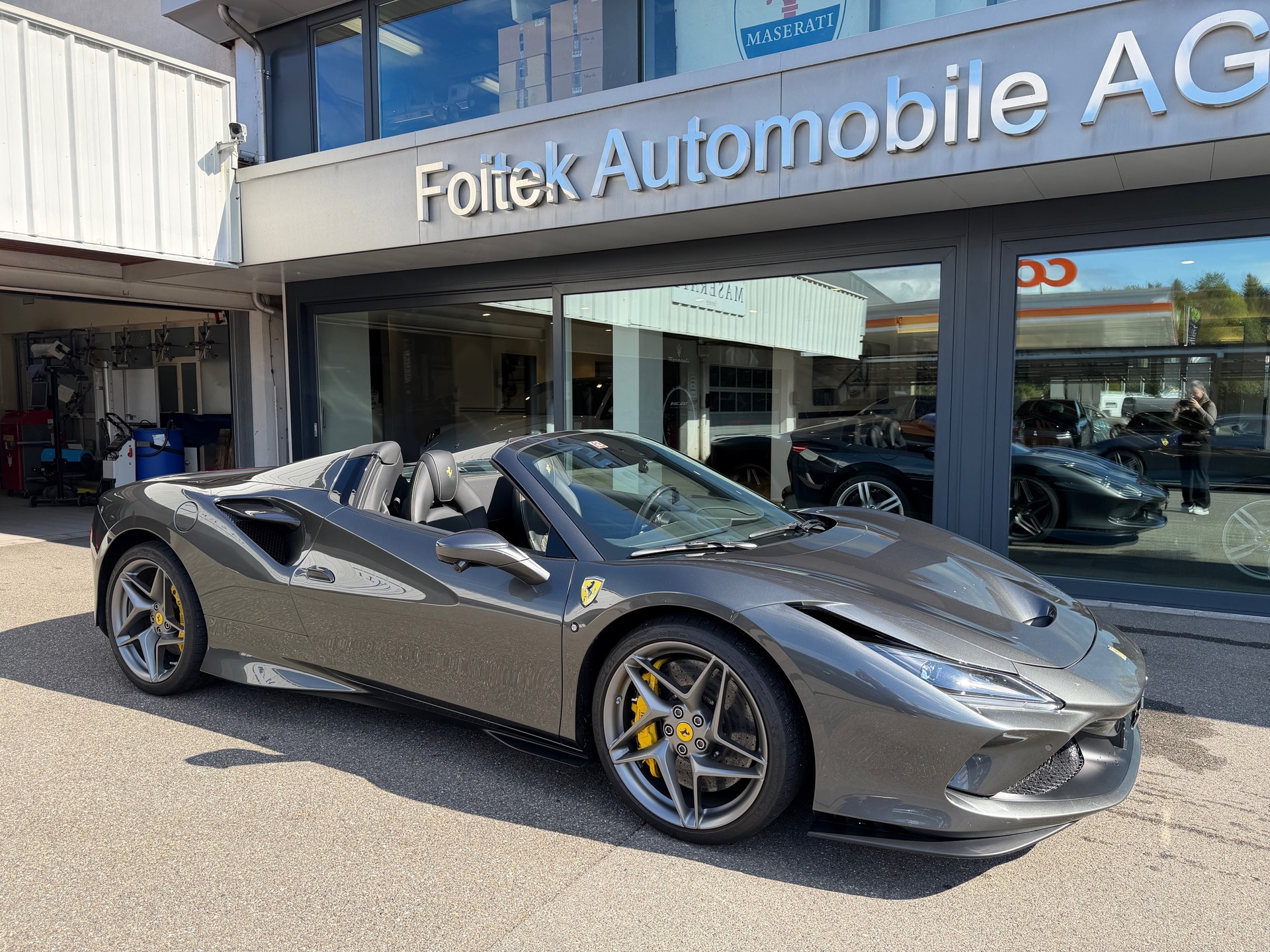 FERRARI F8 Spider-image-2