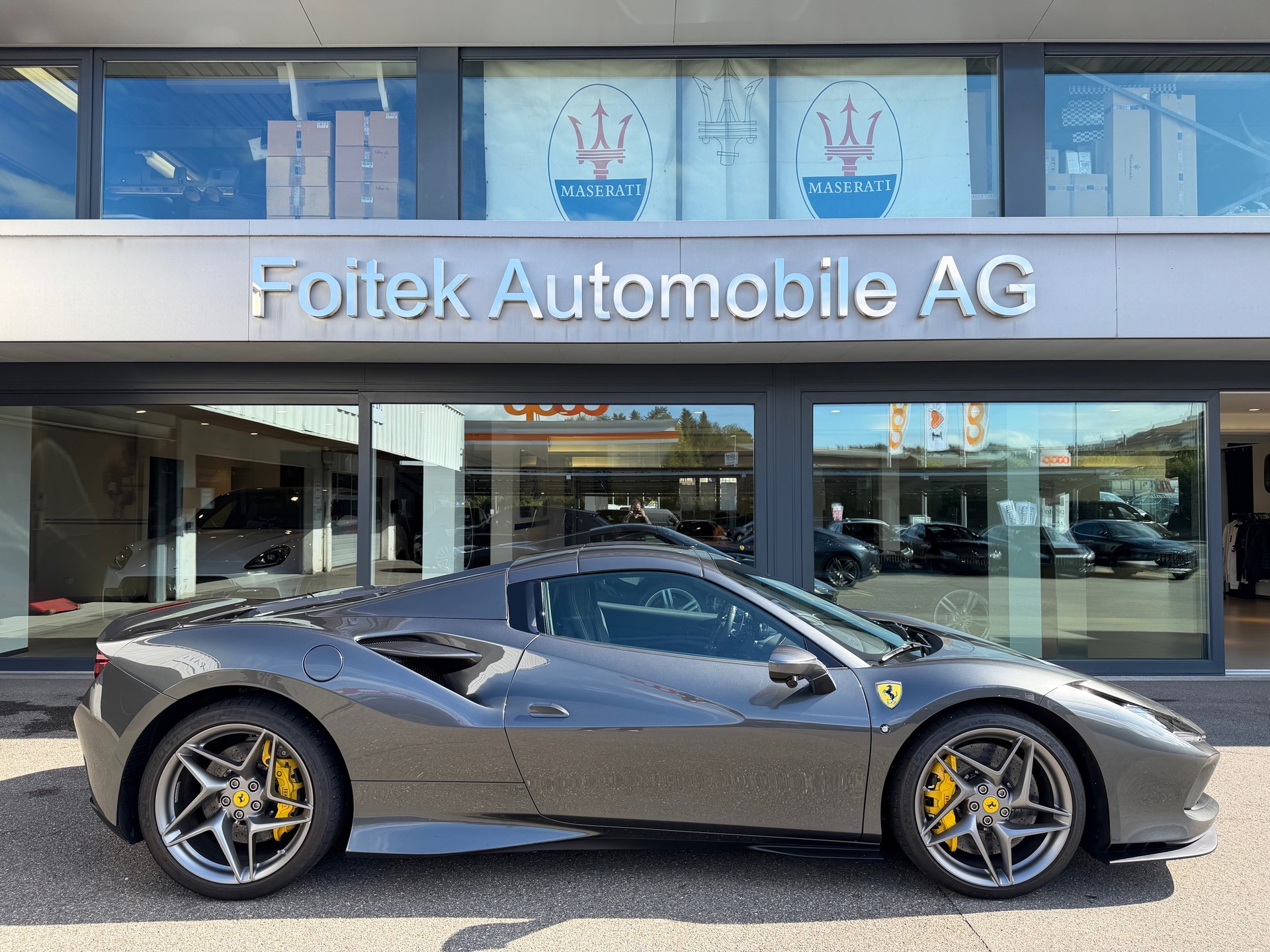 FERRARI F8 Spider-image-12