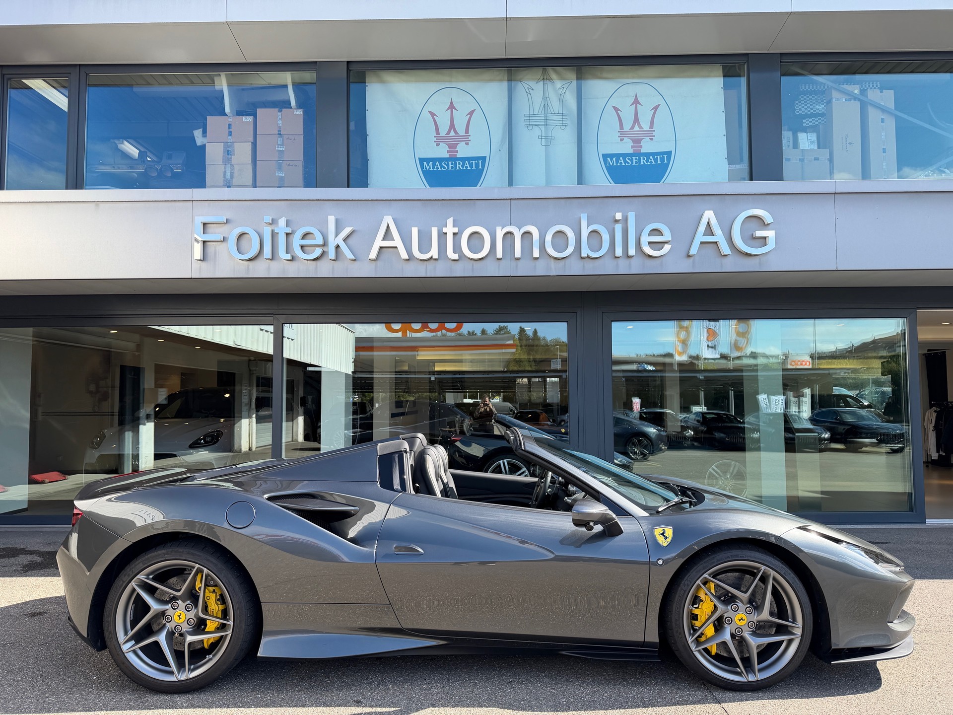 FERRARI F8 Spider-image-0