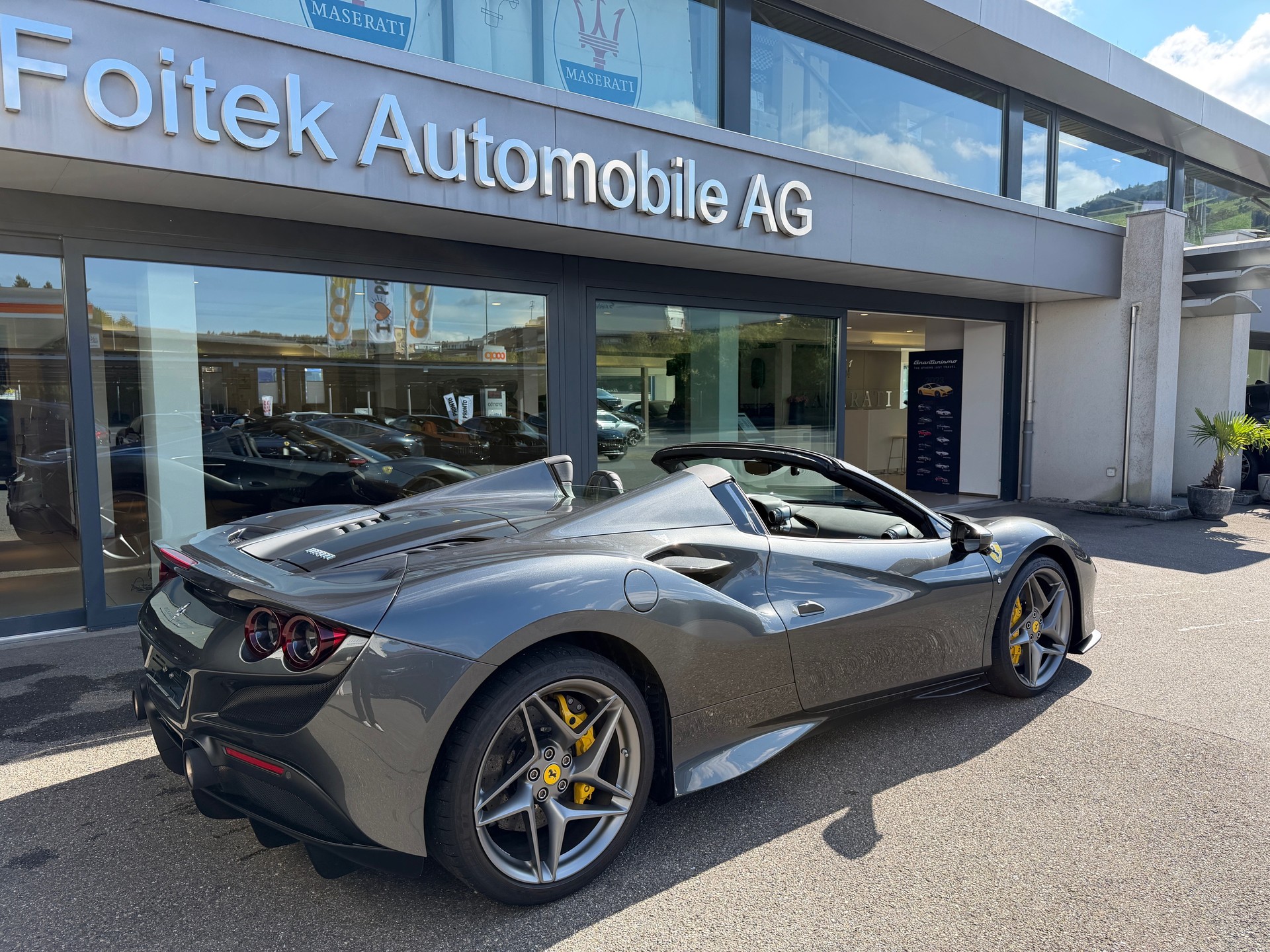 FERRARI F8 Spider-image-3