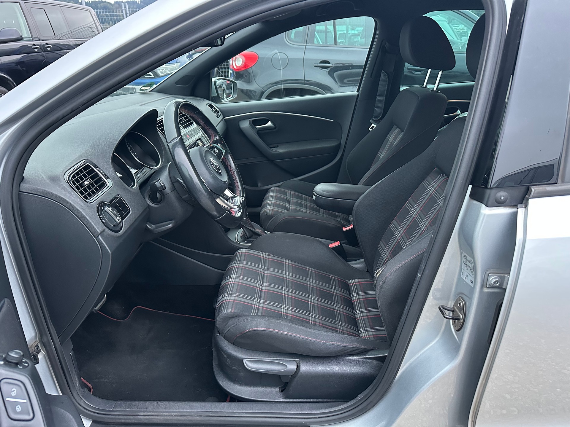 VW Polo 1.8 TSI GTI DSG-image-11