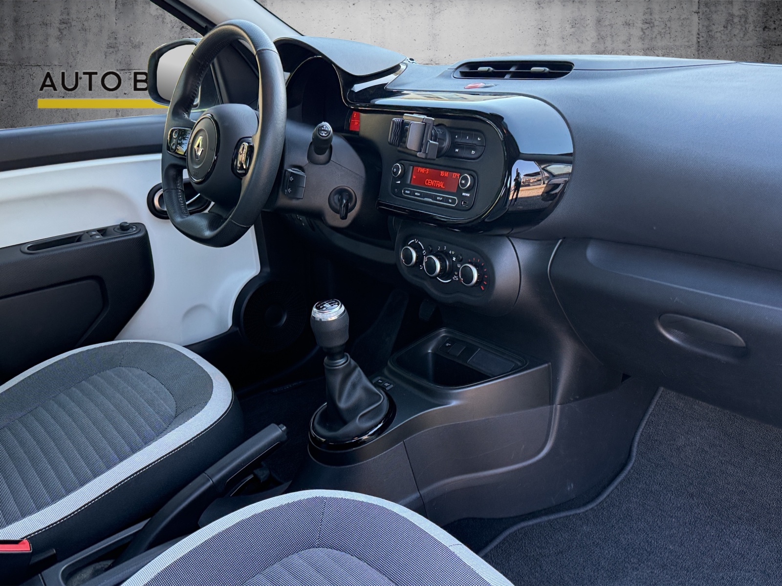 RENAULT Twingo SCe 65 Zen-image-8