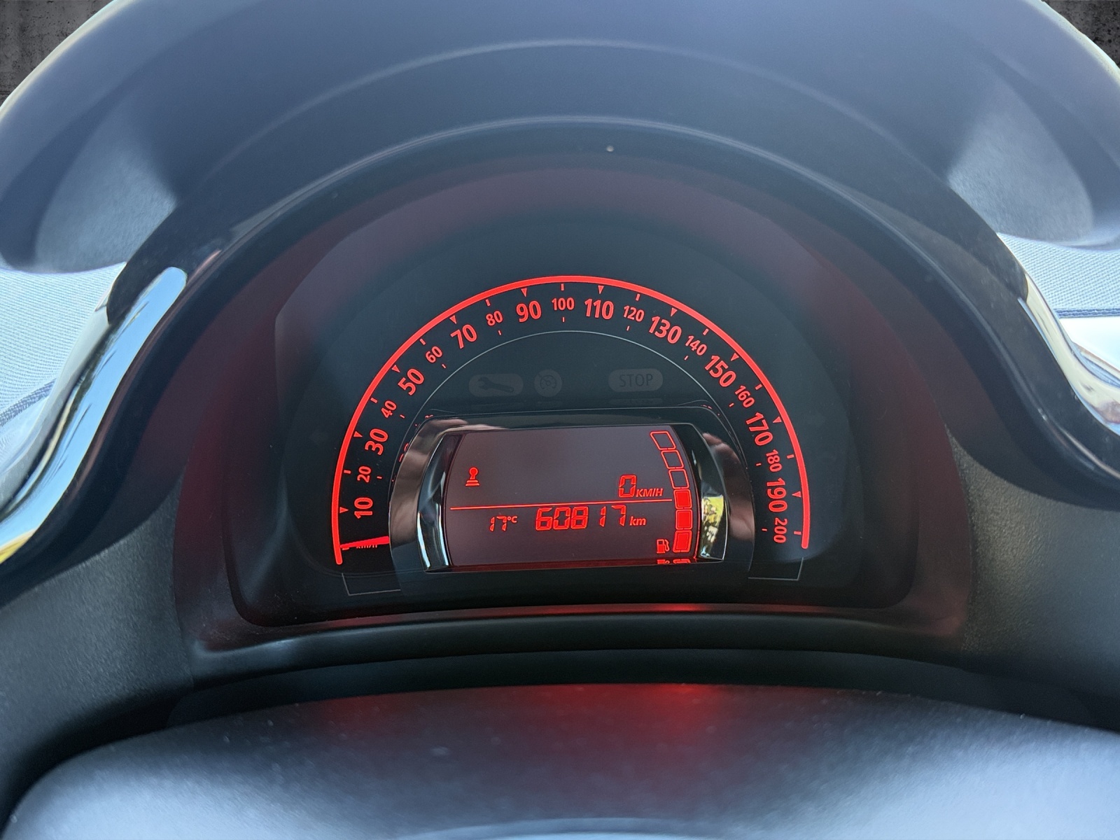 RENAULT Twingo SCe 65 Zen-image-9