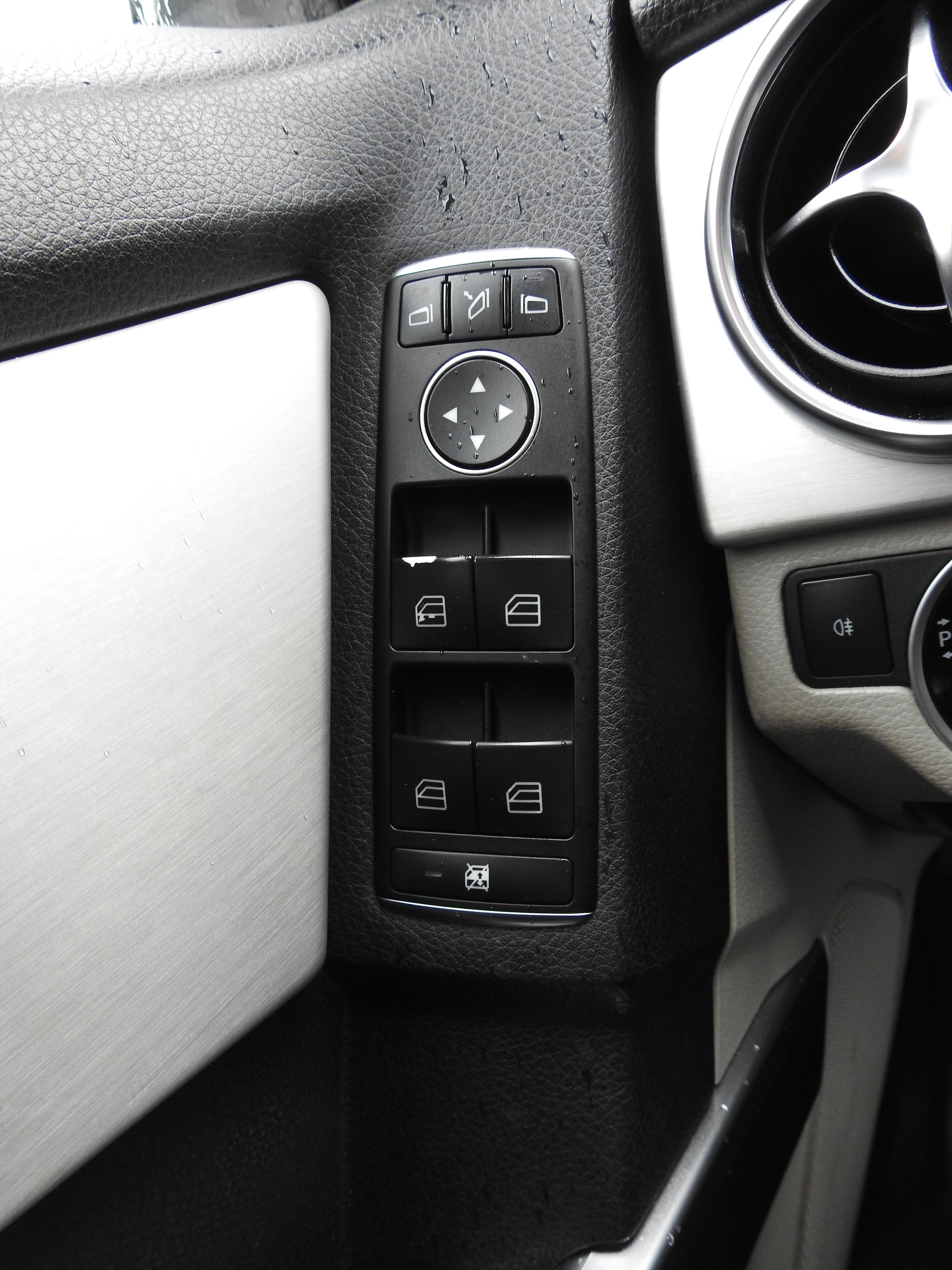 MERCEDES-BENZ GLK 220 BlueTEC 4Matic 7G-Tronic-image-25