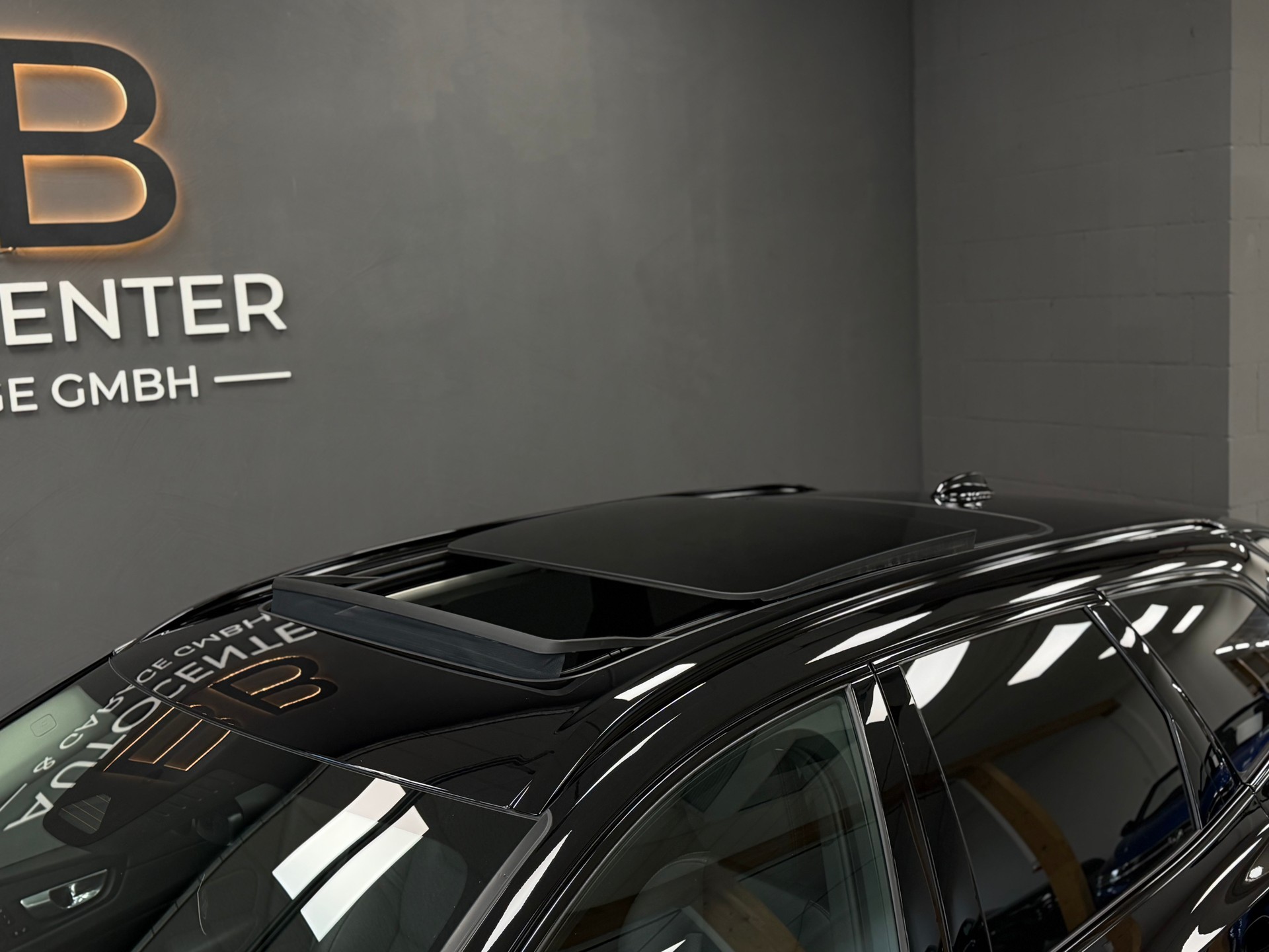 VOLVO XC60 B5 Benzin Mild Hybrid AWD Ultimate Dark Geartronic-image-10