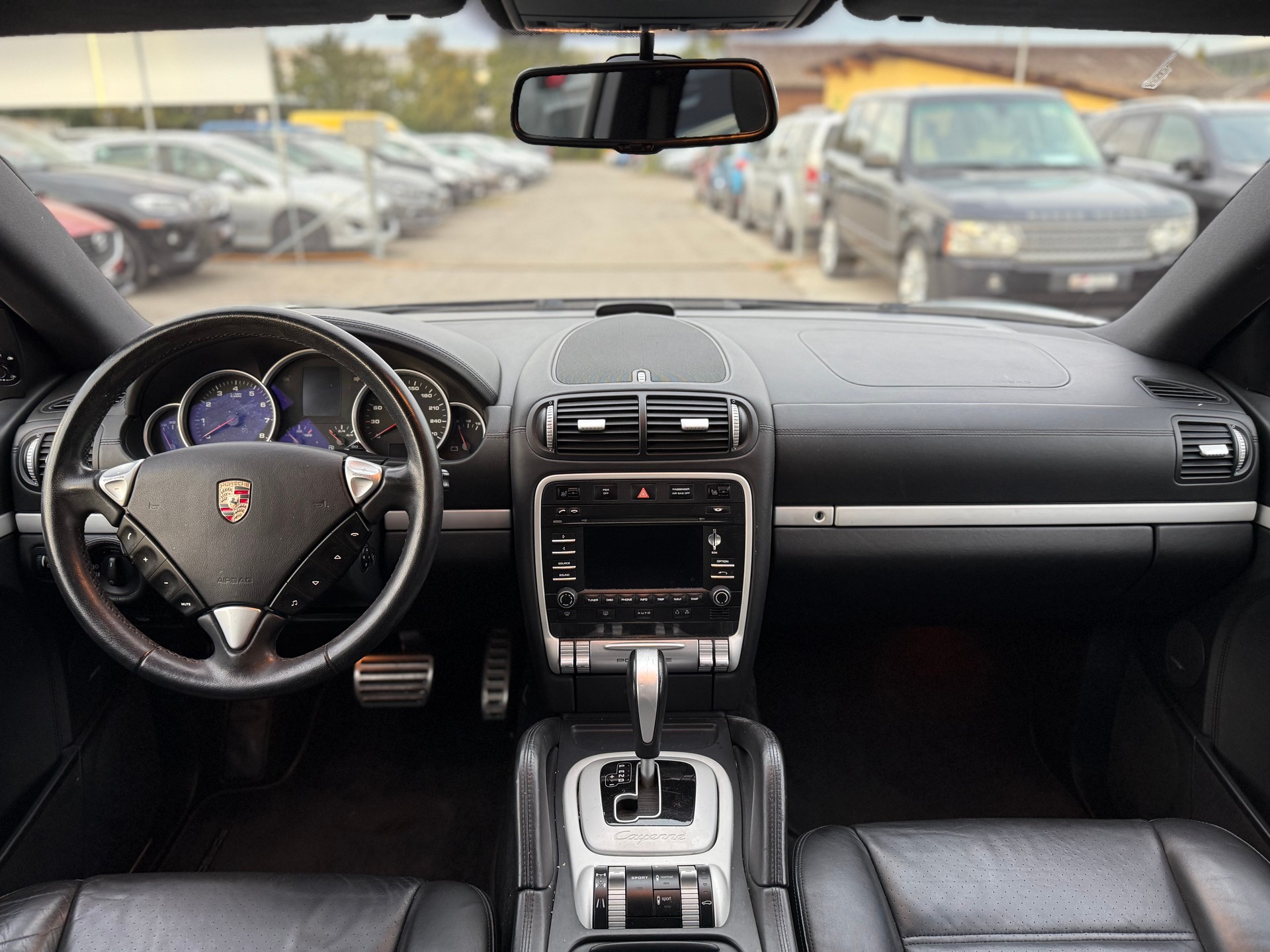 PORSCHE Cayenne S 4.8 V8 / Frisch ab MFK & Service / 8-fach bereift / 21 Sport Räder / BOSE Sound / Schiebedach / PCM 2.0-image-7