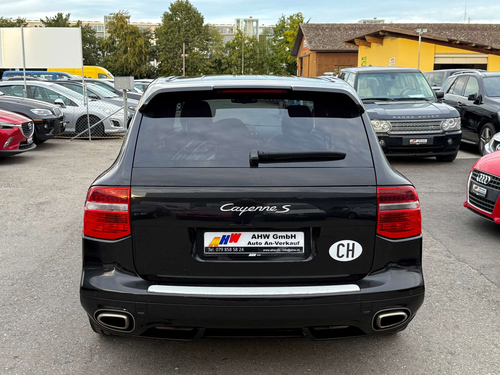 PORSCHE Cayenne S 4.8 V8 / Frisch ab MFK & Service / 8-fach bereift / 21 Sport Räder / BOSE Sound / Schiebedach / PCM 2.0-image-4