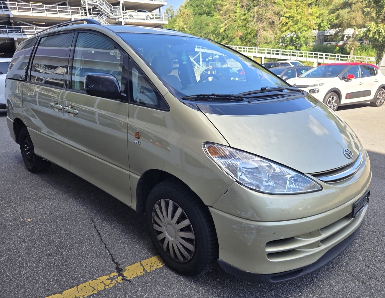 TOYOTA Previa 2.4 Linea Luna-image-1