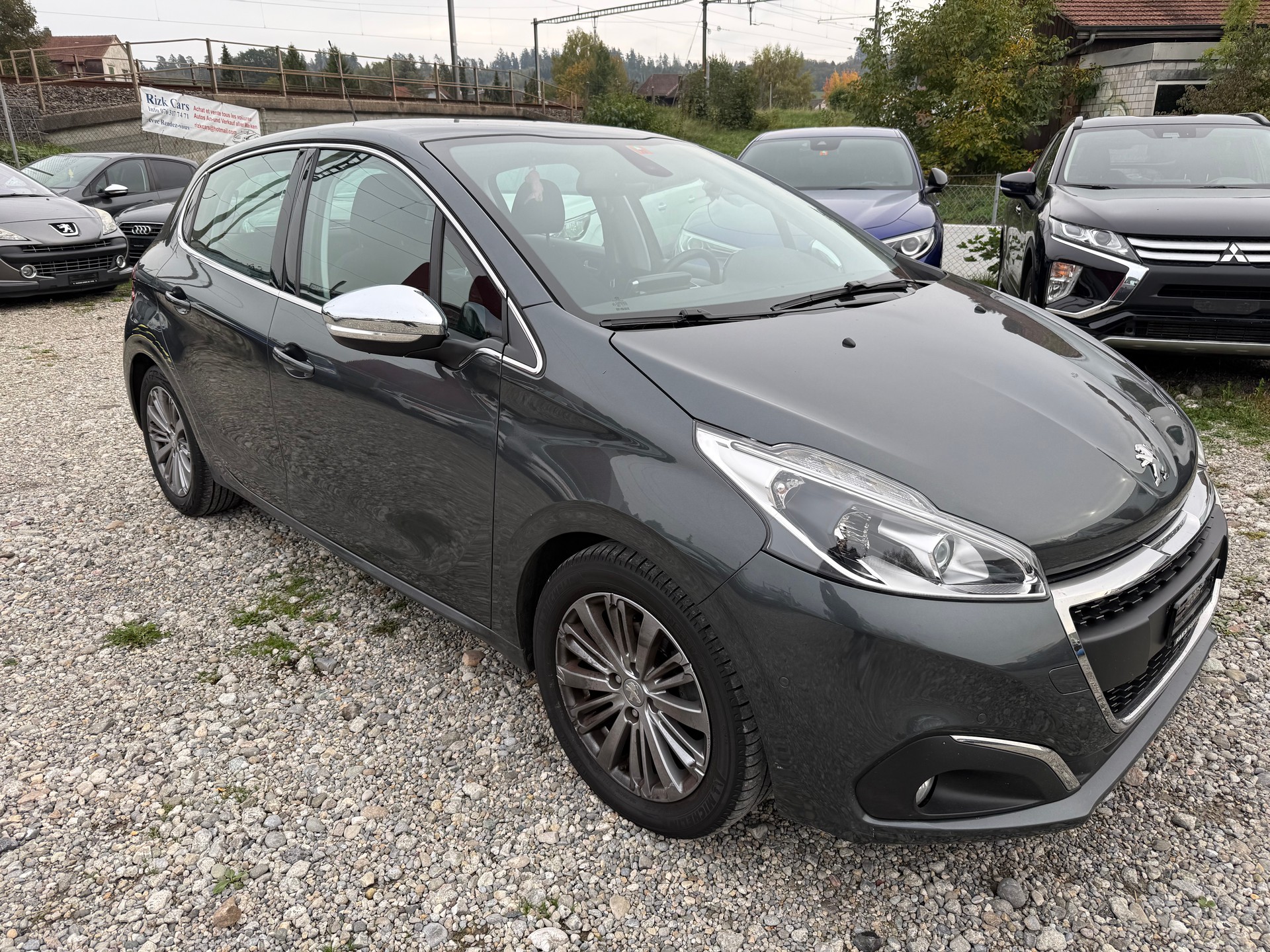 PEUGEOT 208 1.2 PureTech Active EAT6-image-1