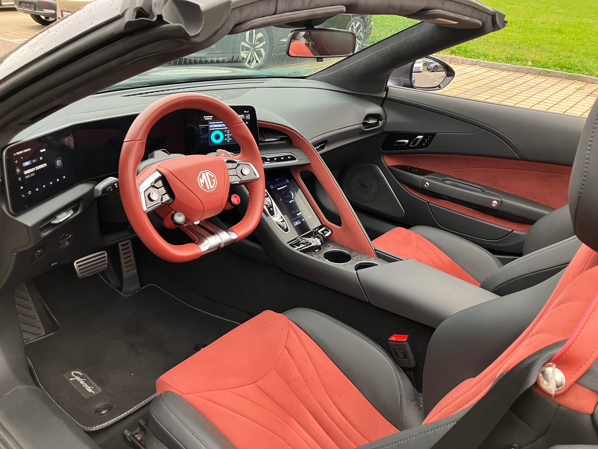 MG Cyberster 77kWh 4WD-image-9