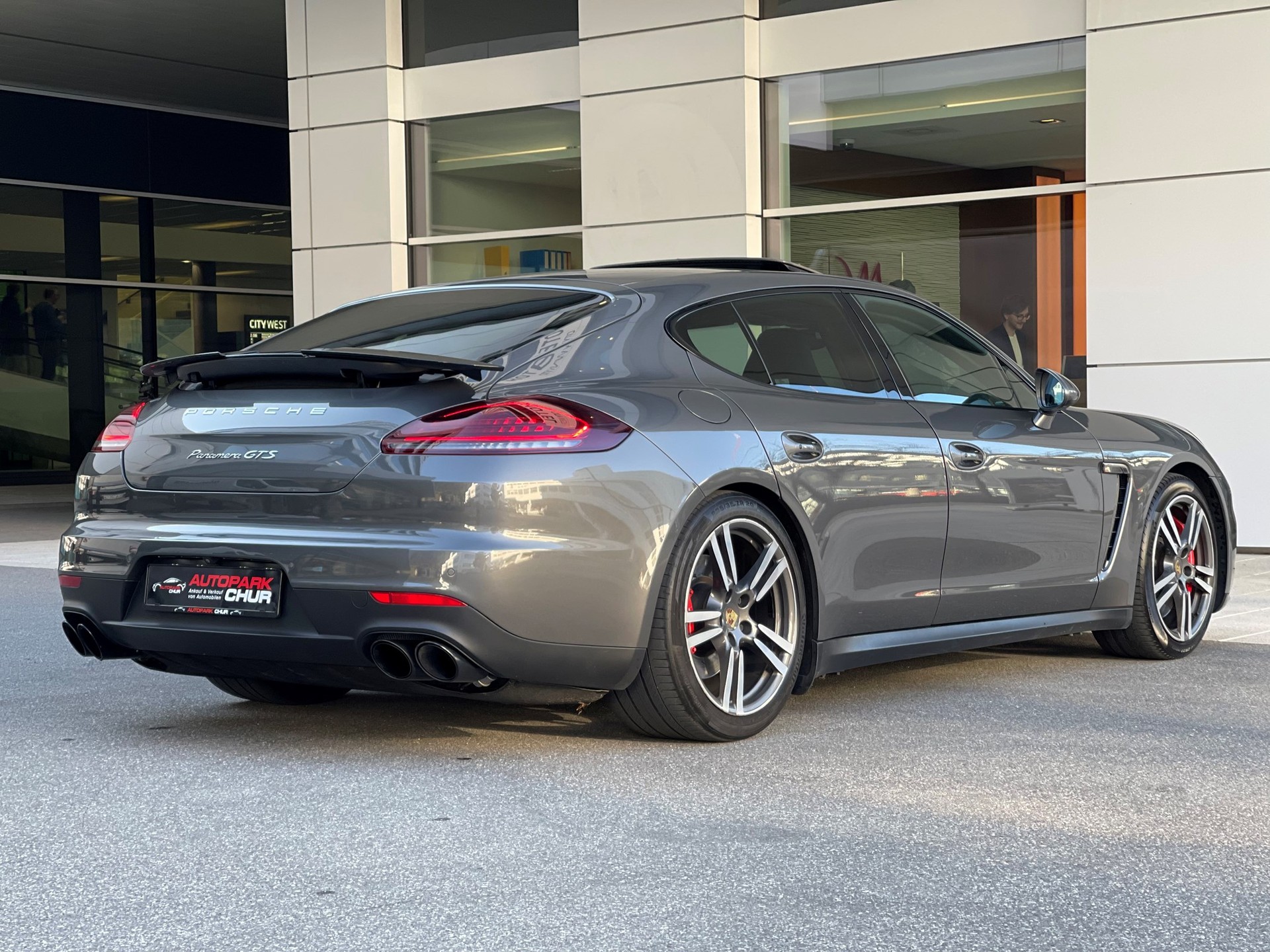PORSCHE Panamera GTS 4.8 PDK-image-4
