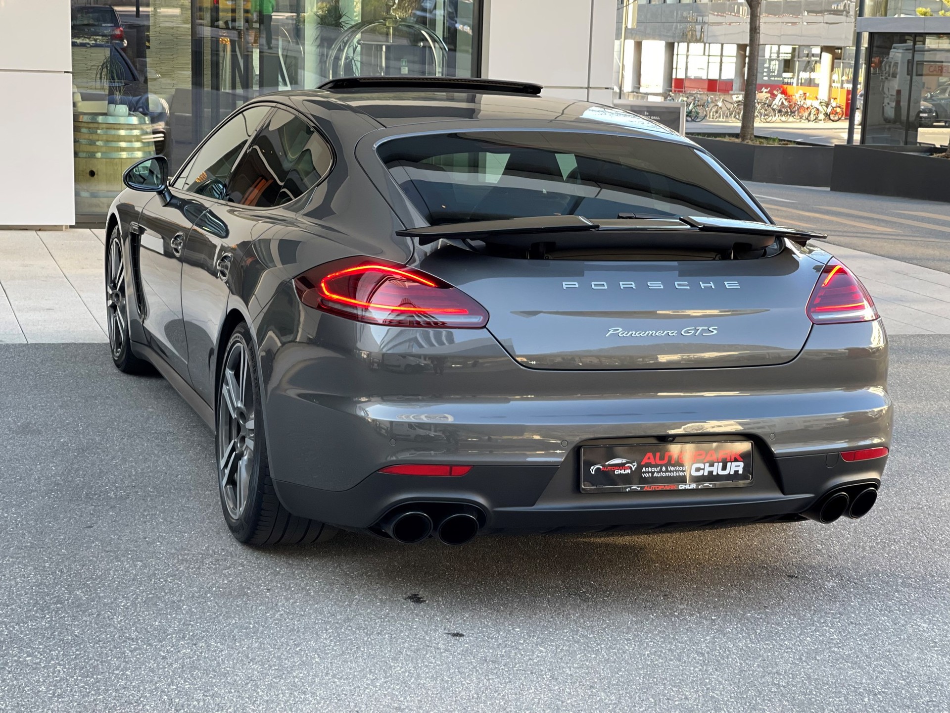 PORSCHE Panamera GTS 4.8 PDK-image-2