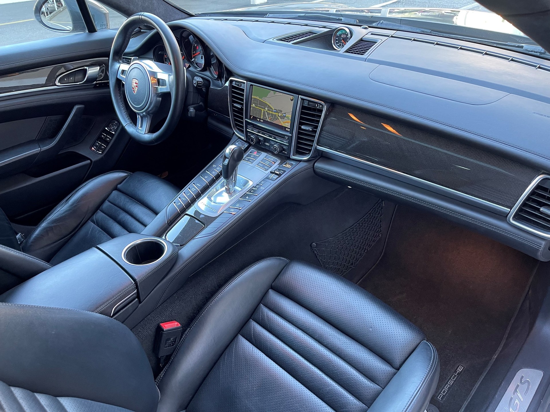 PORSCHE Panamera GTS 4.8 PDK-image-11