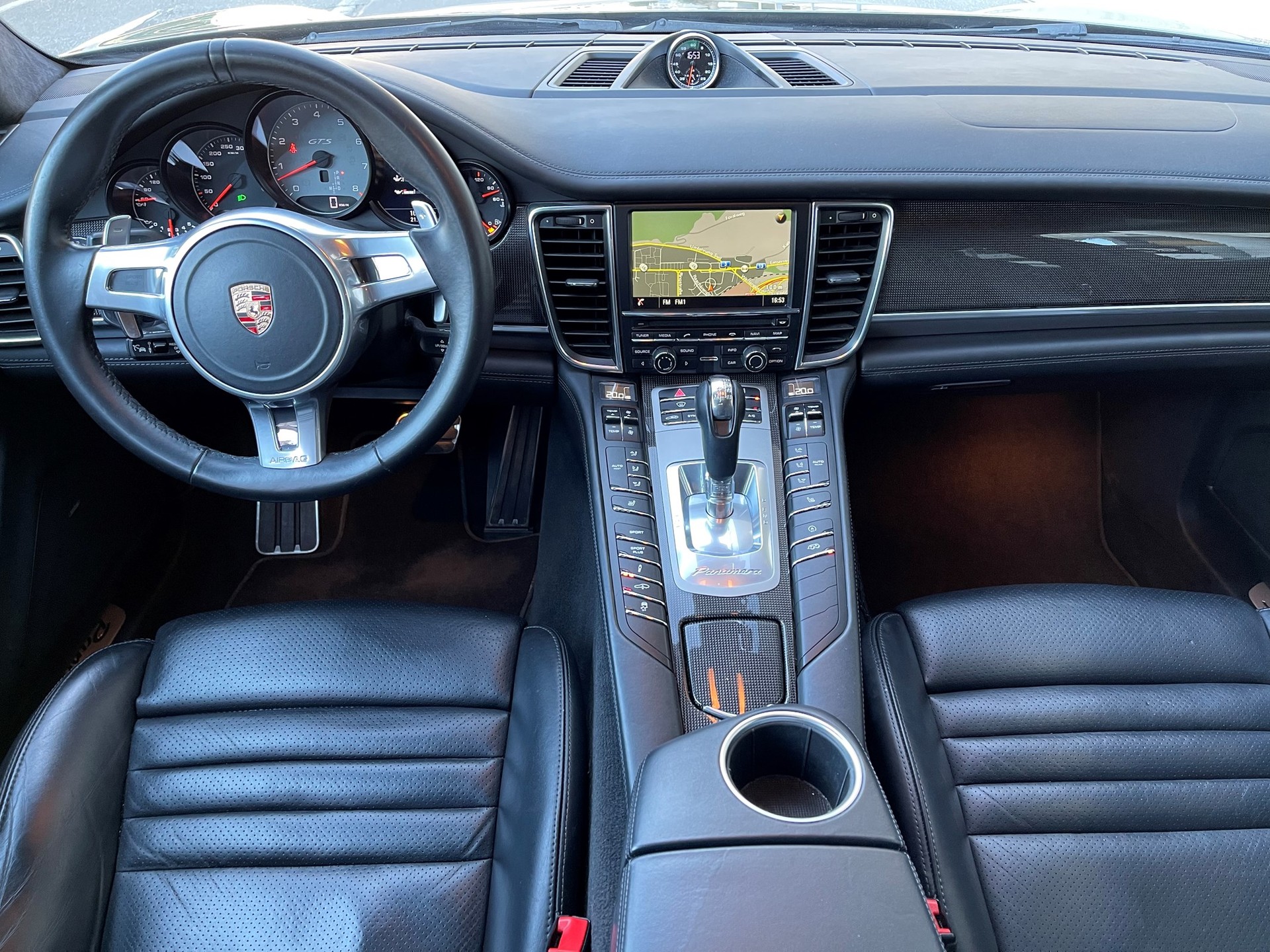 PORSCHE Panamera GTS 4.8 PDK-image-10