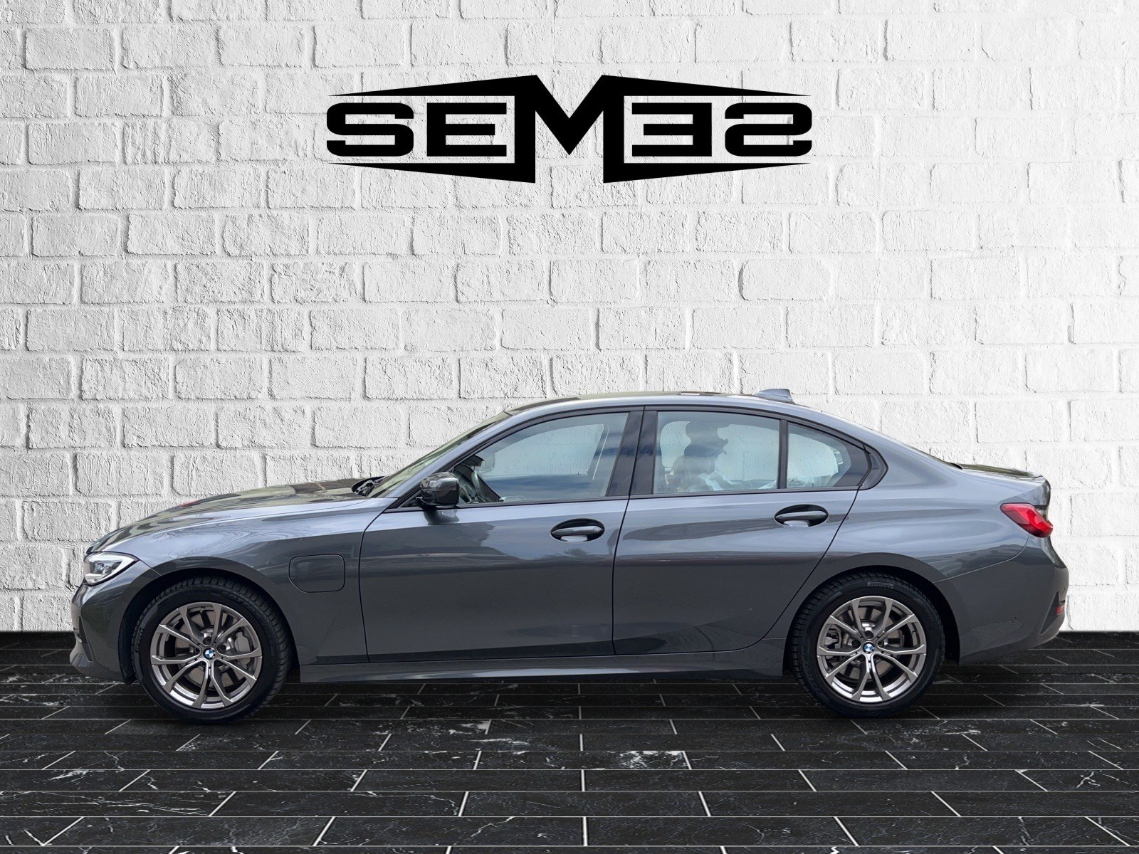 BMW 330e xDrive Sport Line Steptronic-image-3