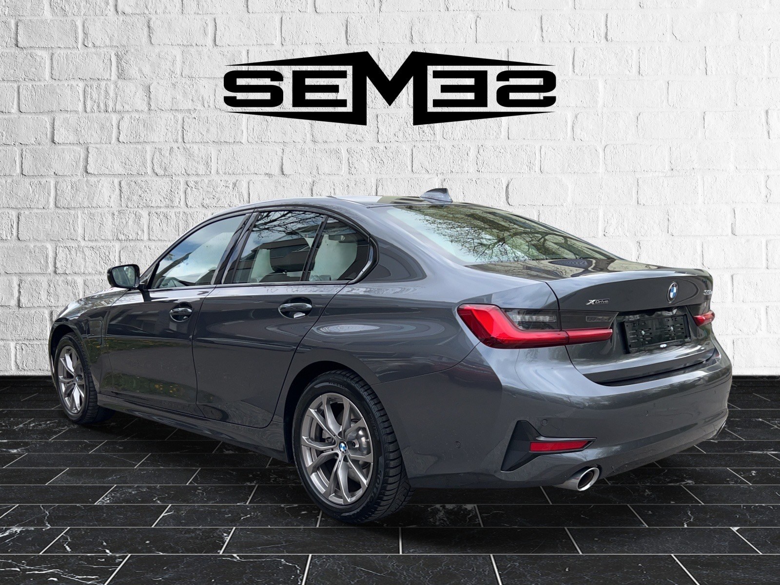 BMW 330e xDrive Sport Line Steptronic-image-4