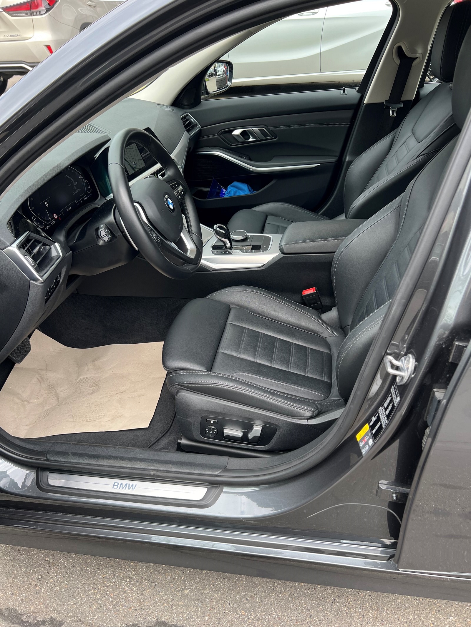 BMW 330e xDrive Sport Line Steptronic-image-8