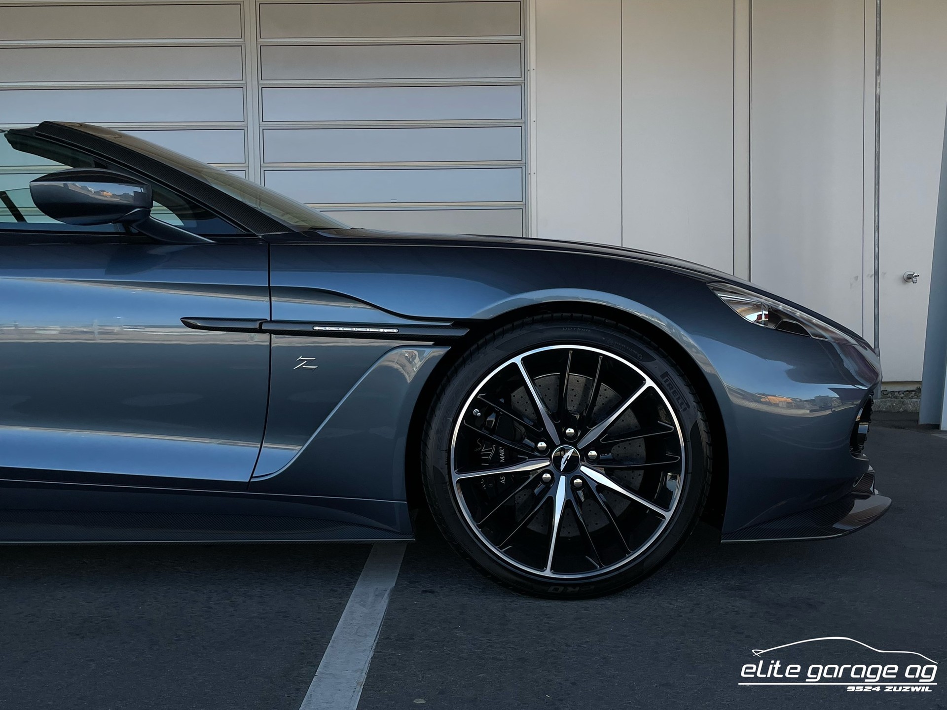 ASTON MARTIN Vanquish ZAGATO Volante V12 1 of 99-image-8