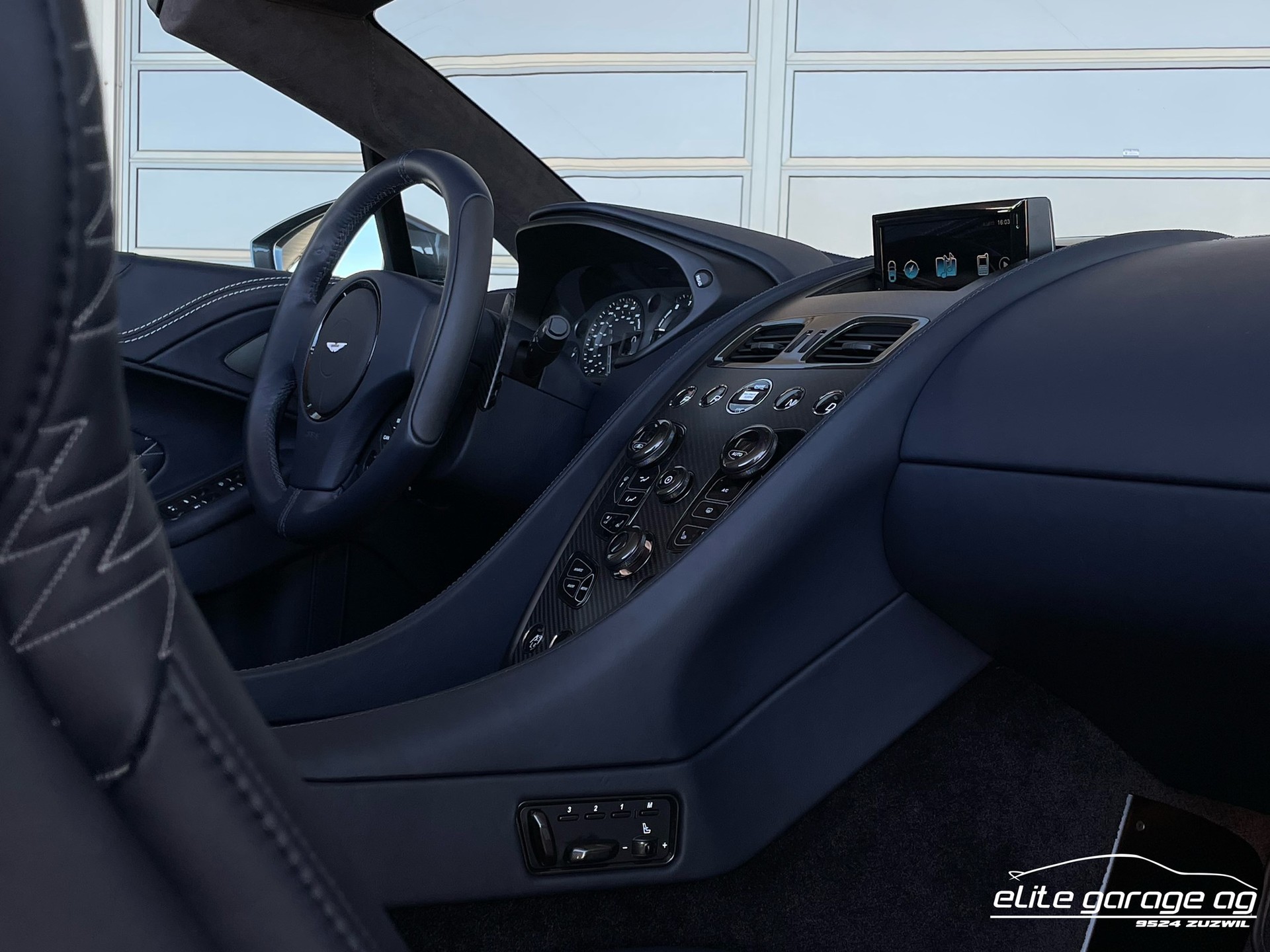ASTON MARTIN Vanquish ZAGATO Volante V12 1 of 99-image-13