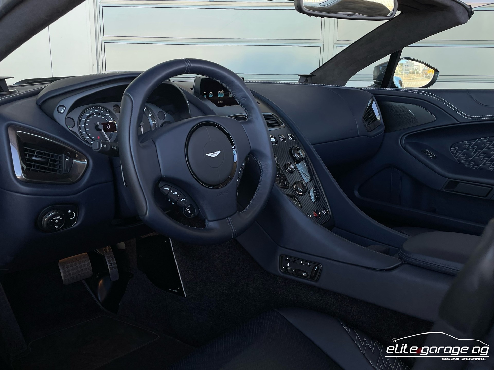 ASTON MARTIN Vanquish ZAGATO Volante V12 1 of 99-image-11
