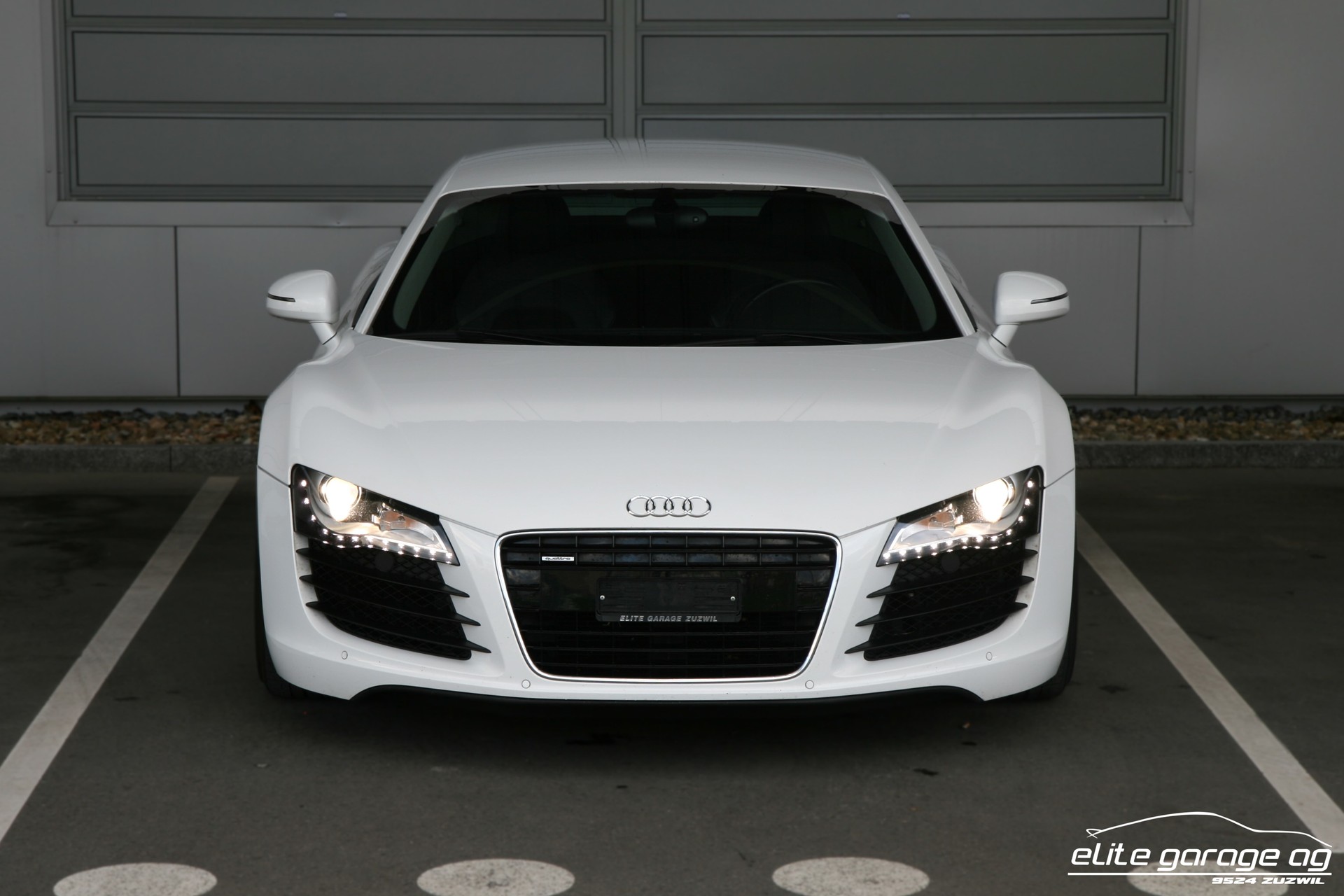 AUDI R8 Coupé 4.2 Handschalter-image-7