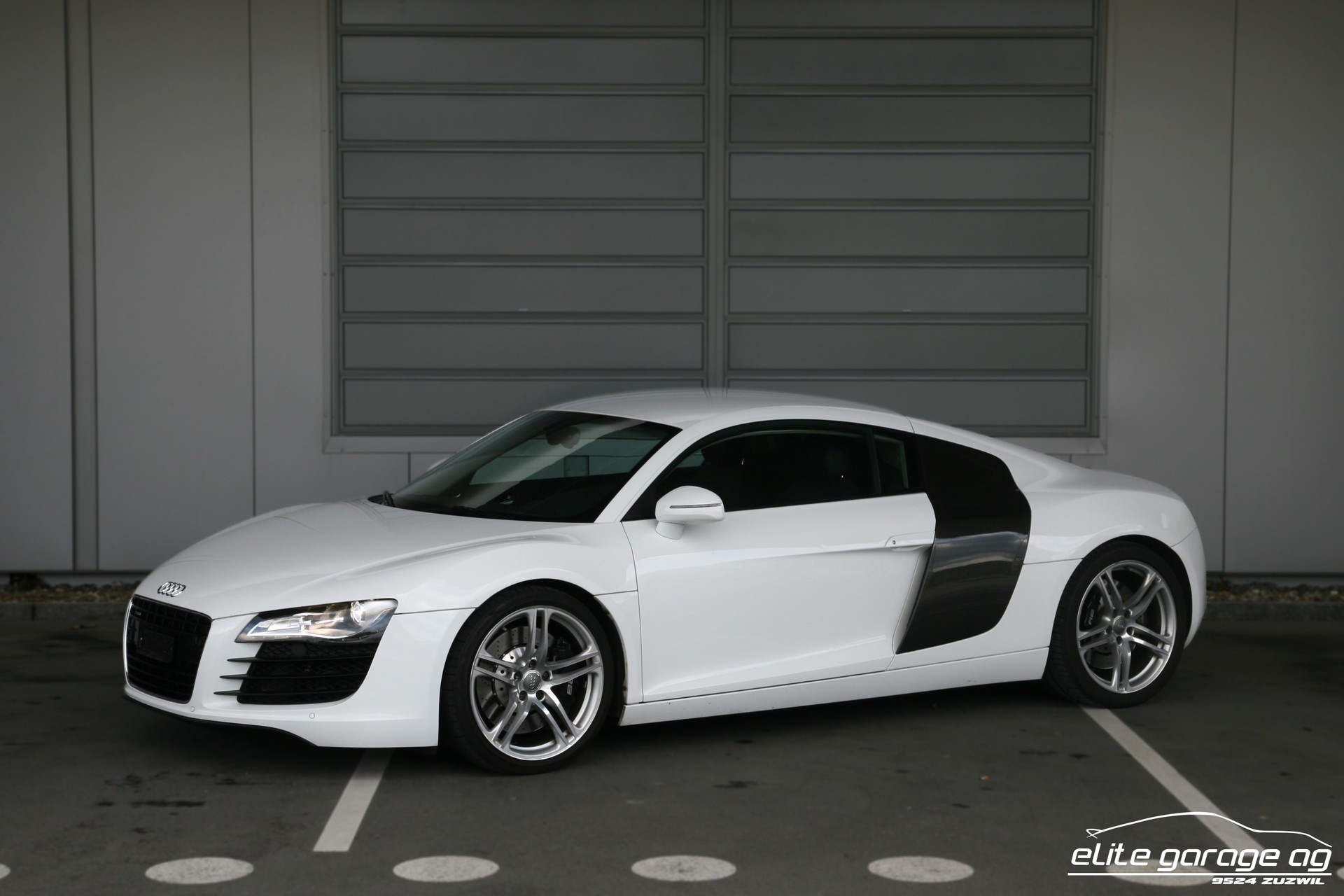 AUDI R8 Coupé 4.2 Handschalter-image-0