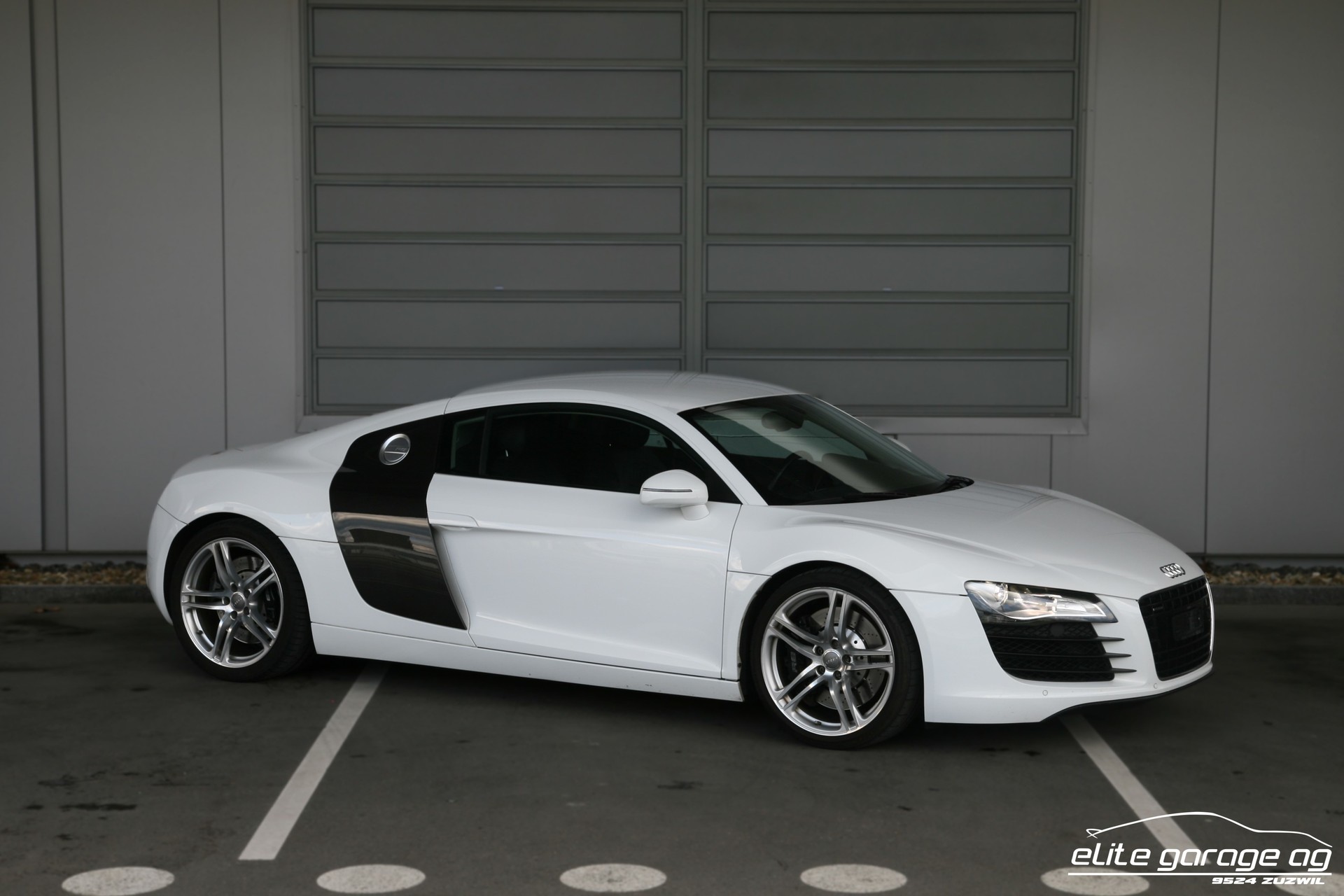 AUDI R8 Coupé 4.2 Handschalter-image-6
