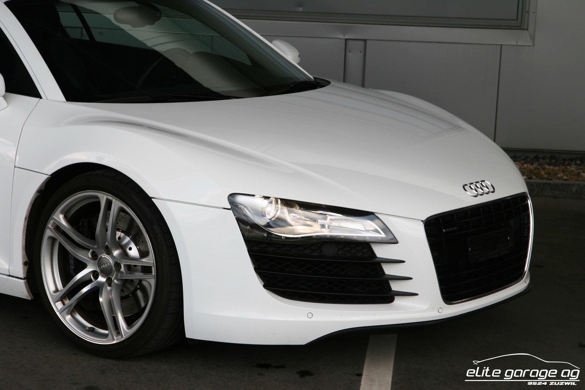 AUDI R8 Coupé 4.2 Handschalter-image-9
