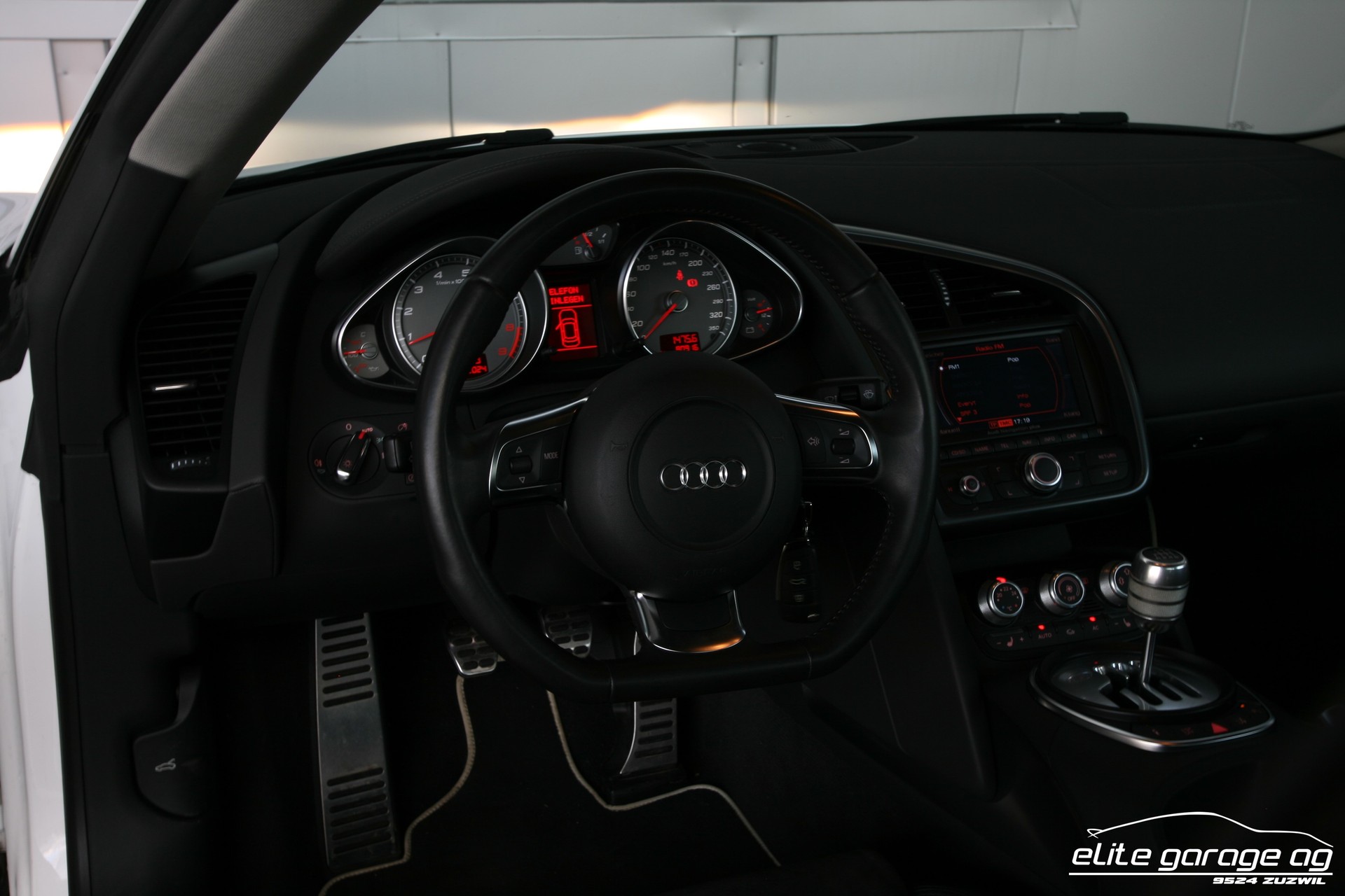 AUDI R8 Coupé 4.2 Handschalter-image-14