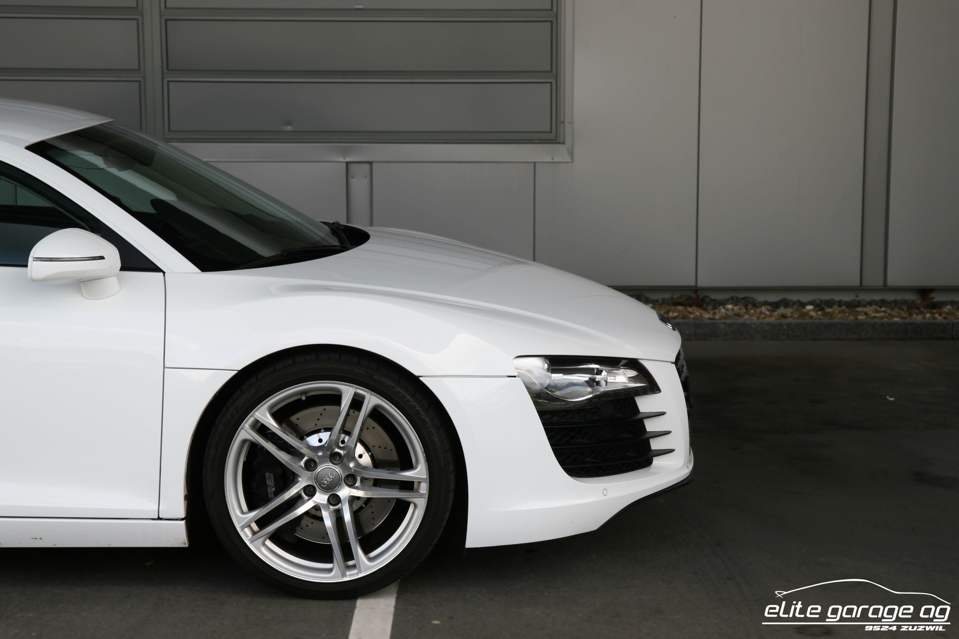 AUDI R8 Coupé 4.2 Handschalter-image-8
