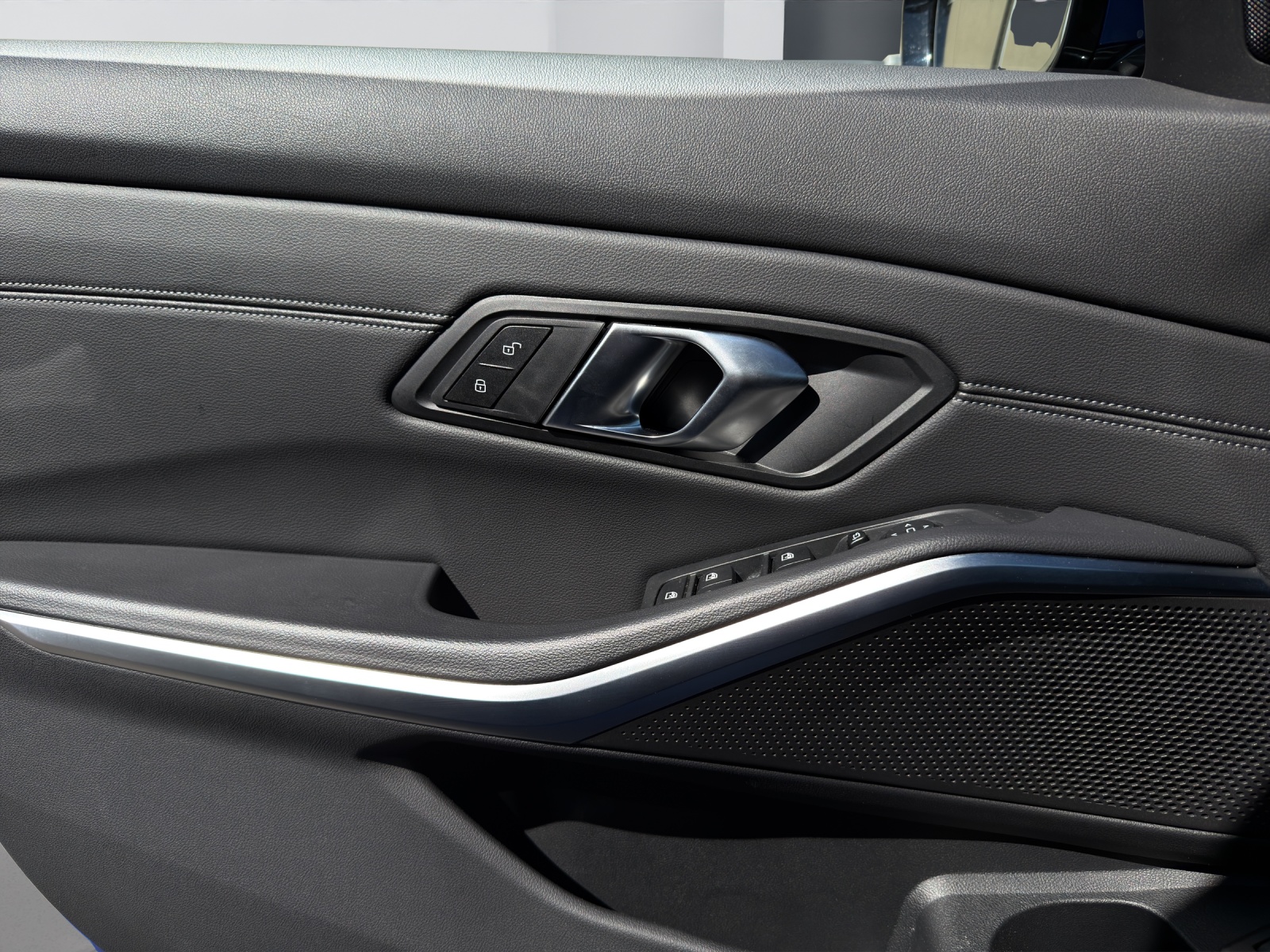 BMW 320d xDrive SAG Touring-image-19