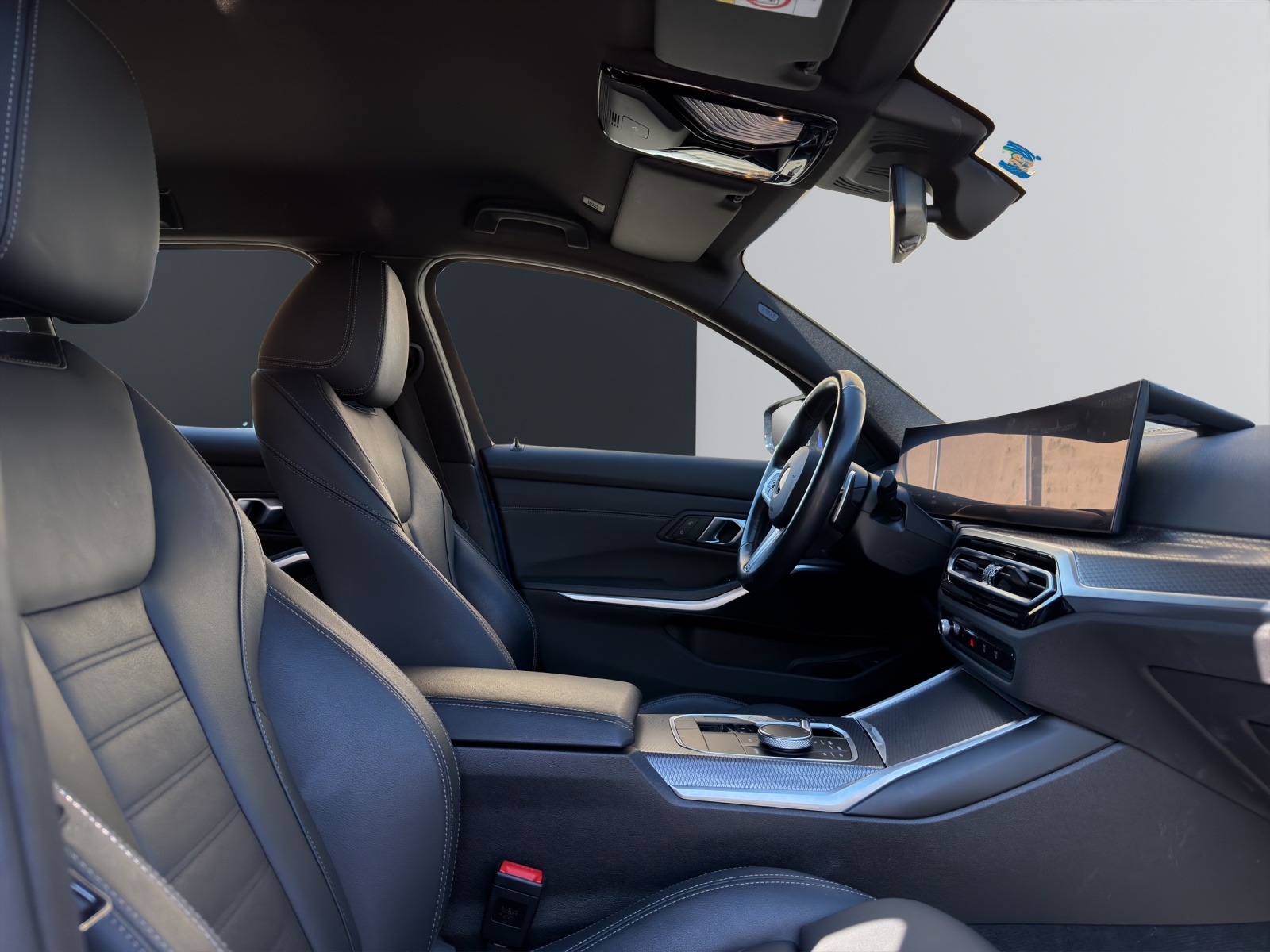BMW 320d xDrive SAG Touring-image-13