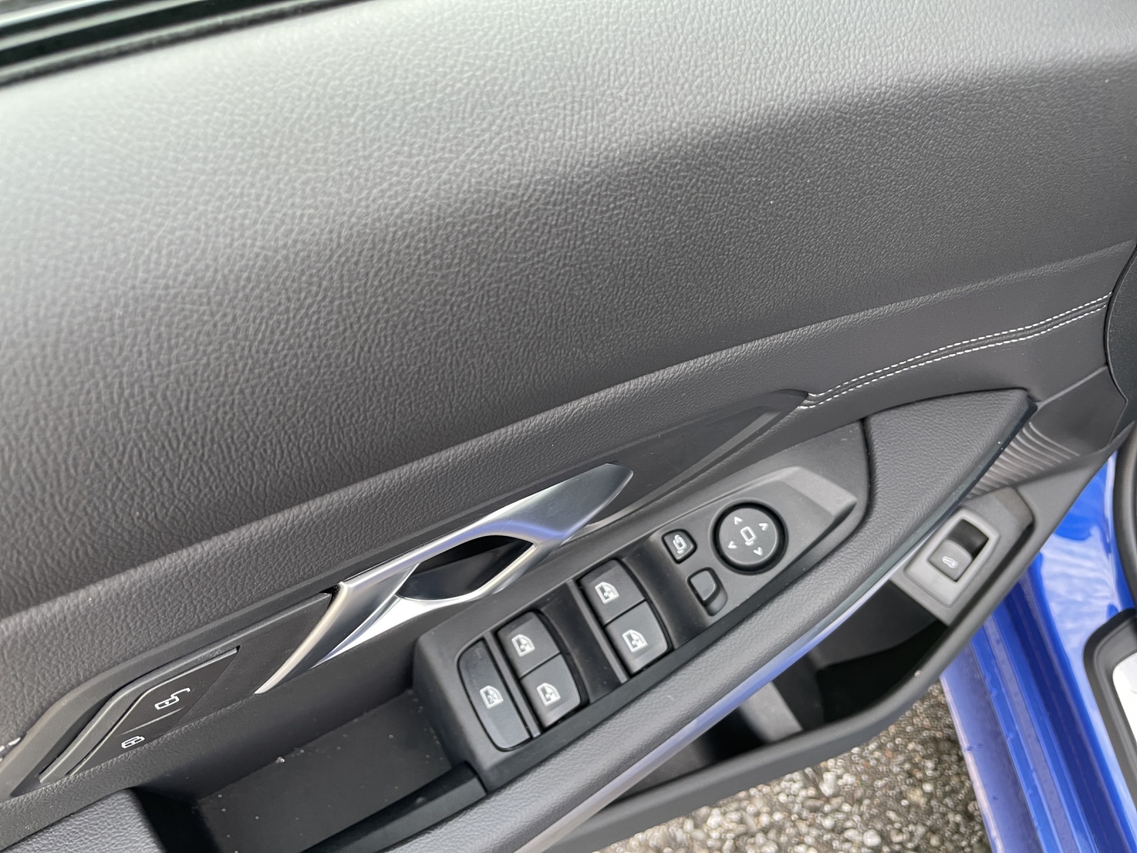 BMW 320d xDrive SAG Touring-image-7