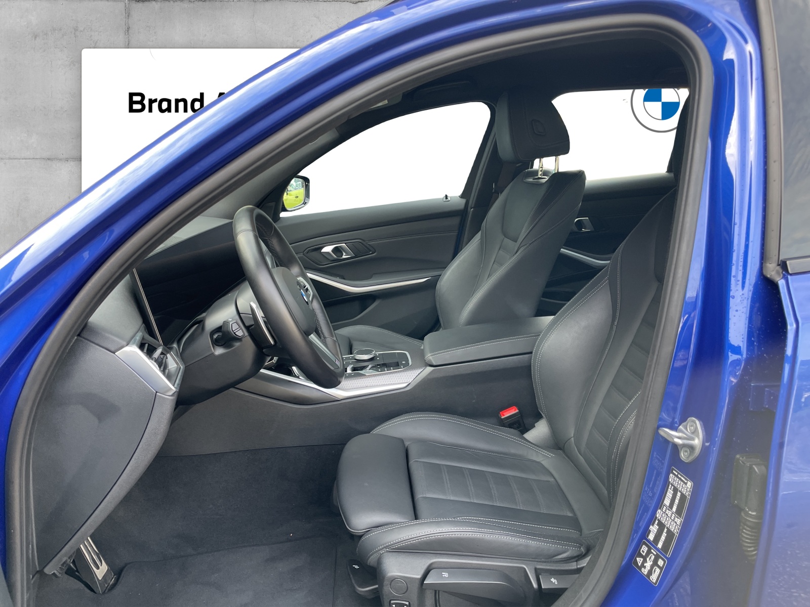 BMW 320d xDrive SAG Touring-image-6