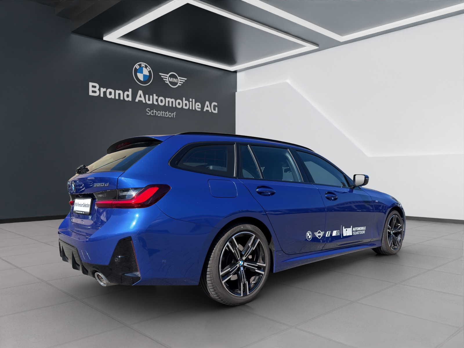 BMW 320d xDrive SAG Touring-image-4