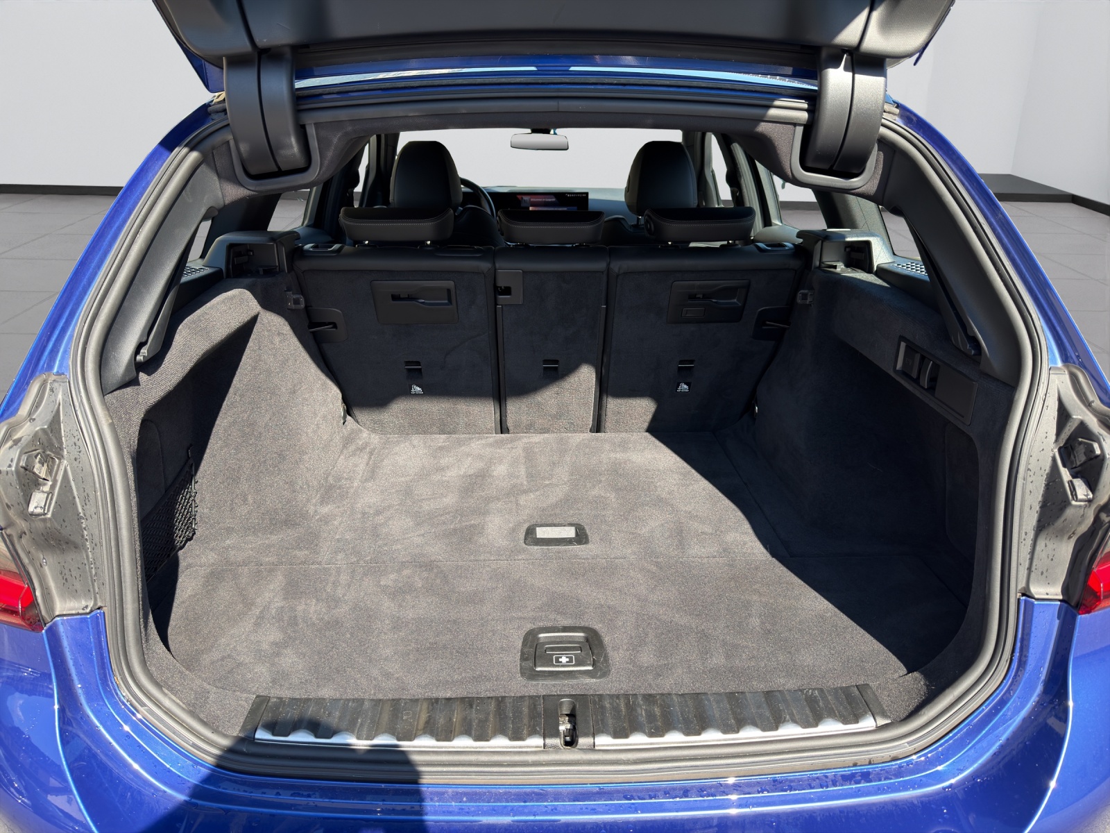 BMW 320d xDrive SAG Touring-image-12