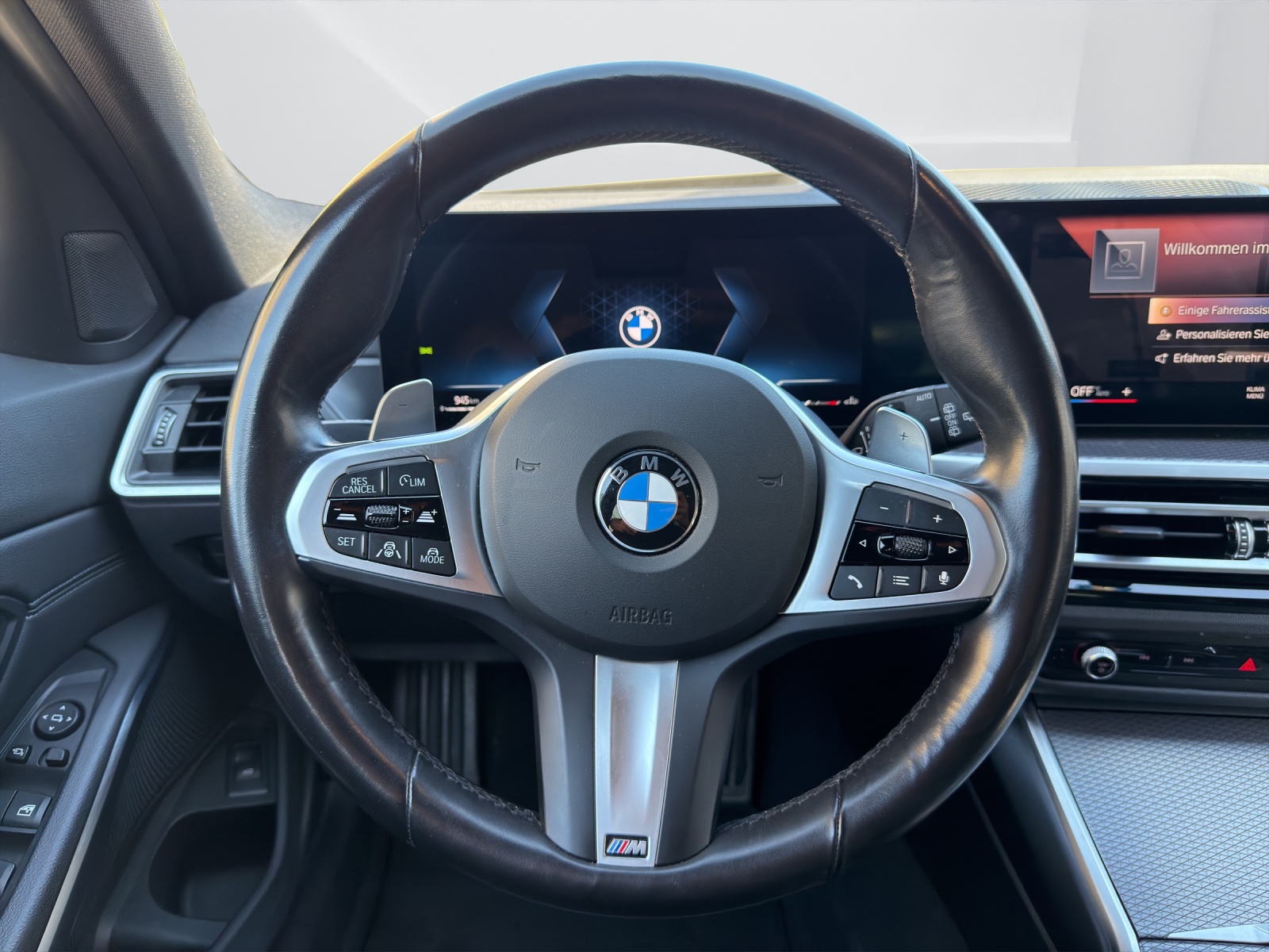 BMW 320d xDrive SAG Touring-image-16