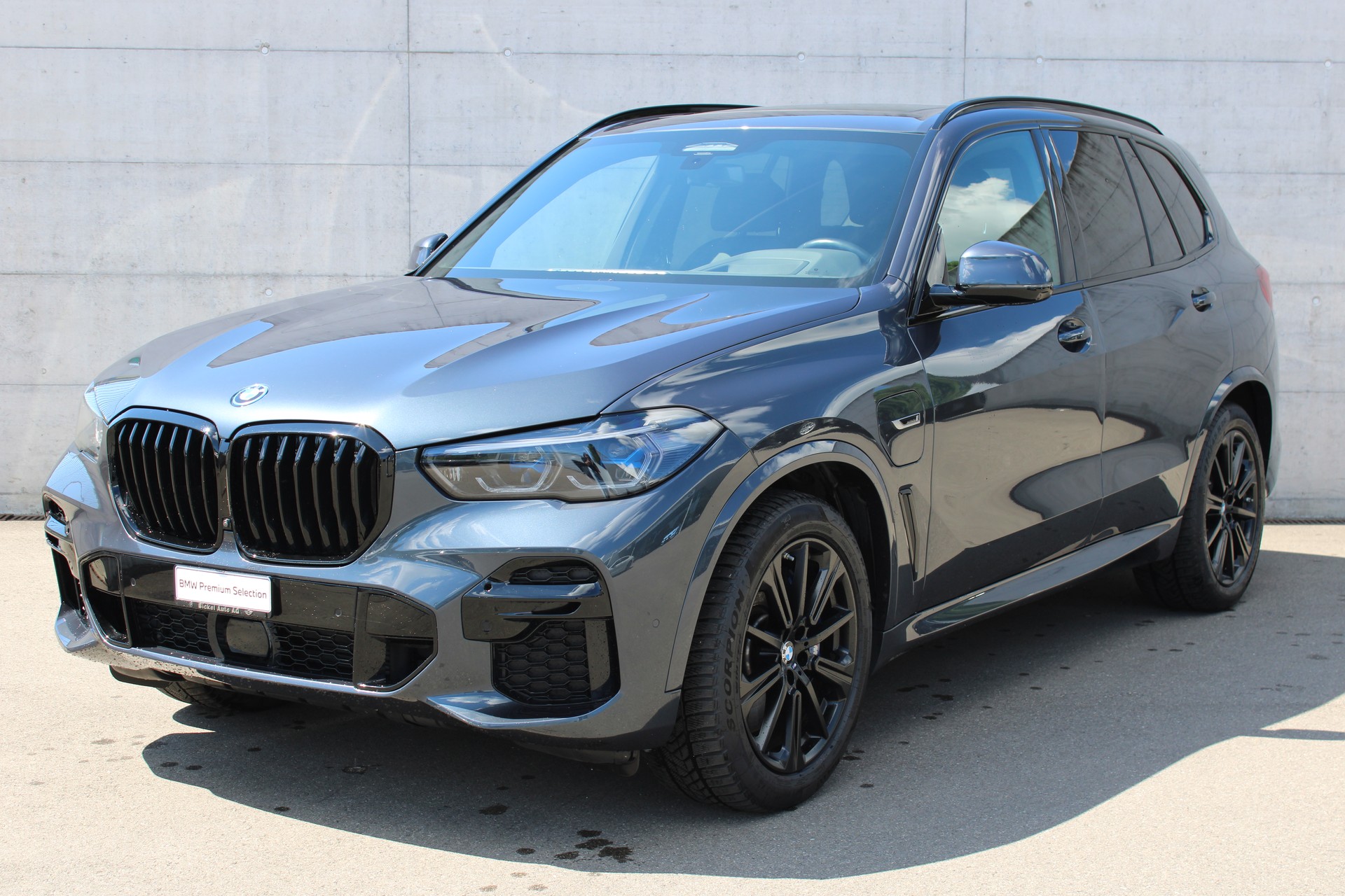 BMW X5 xDrive 45e-image-0